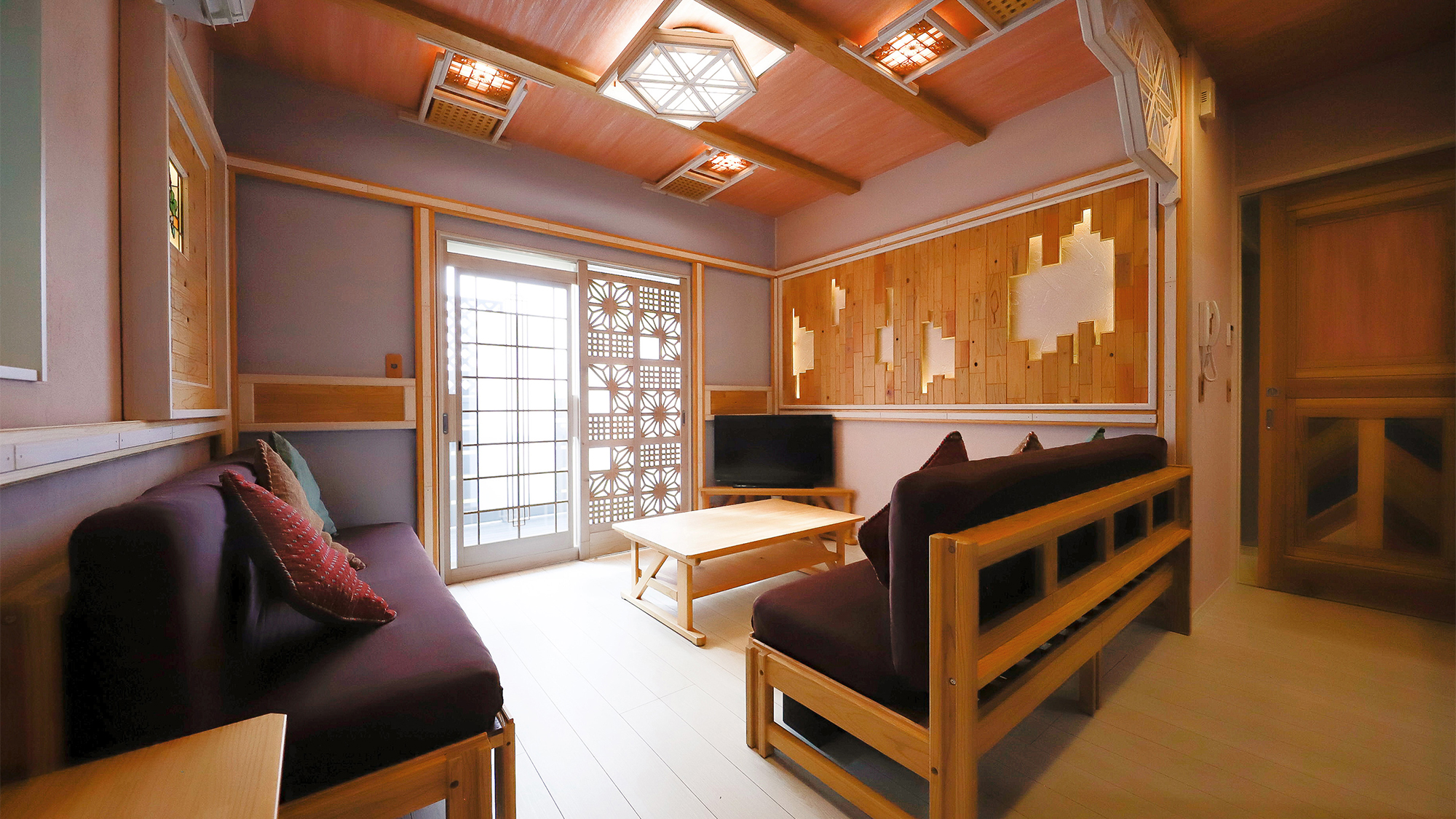 洋室2階建て　テラス付き