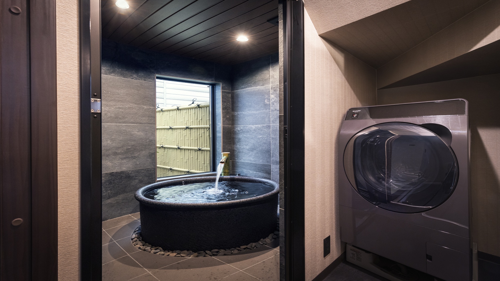 鈴 京都夷之町1　風呂場/洗濯機(1F)