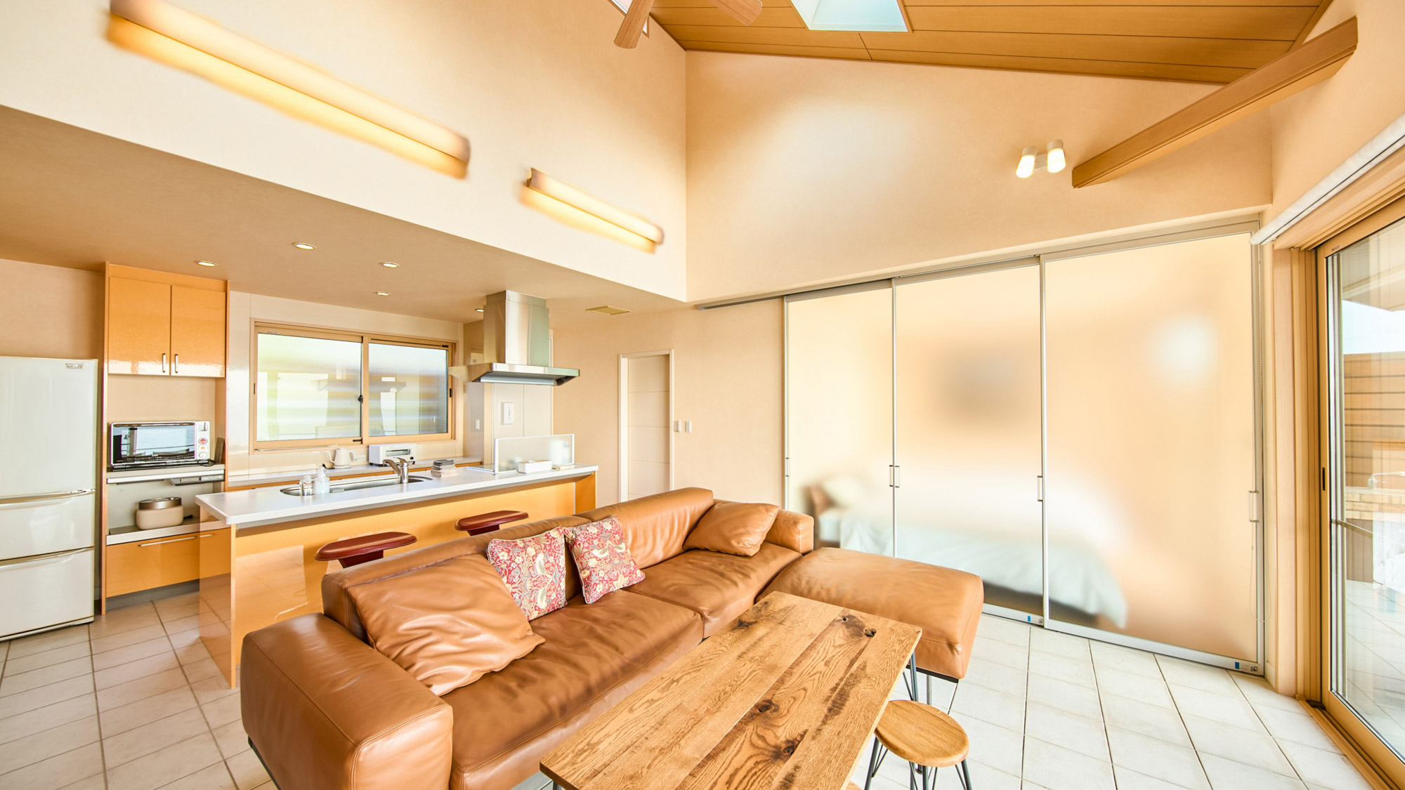 キッチン・リビング・寝室（パーテーションで区切り可能）