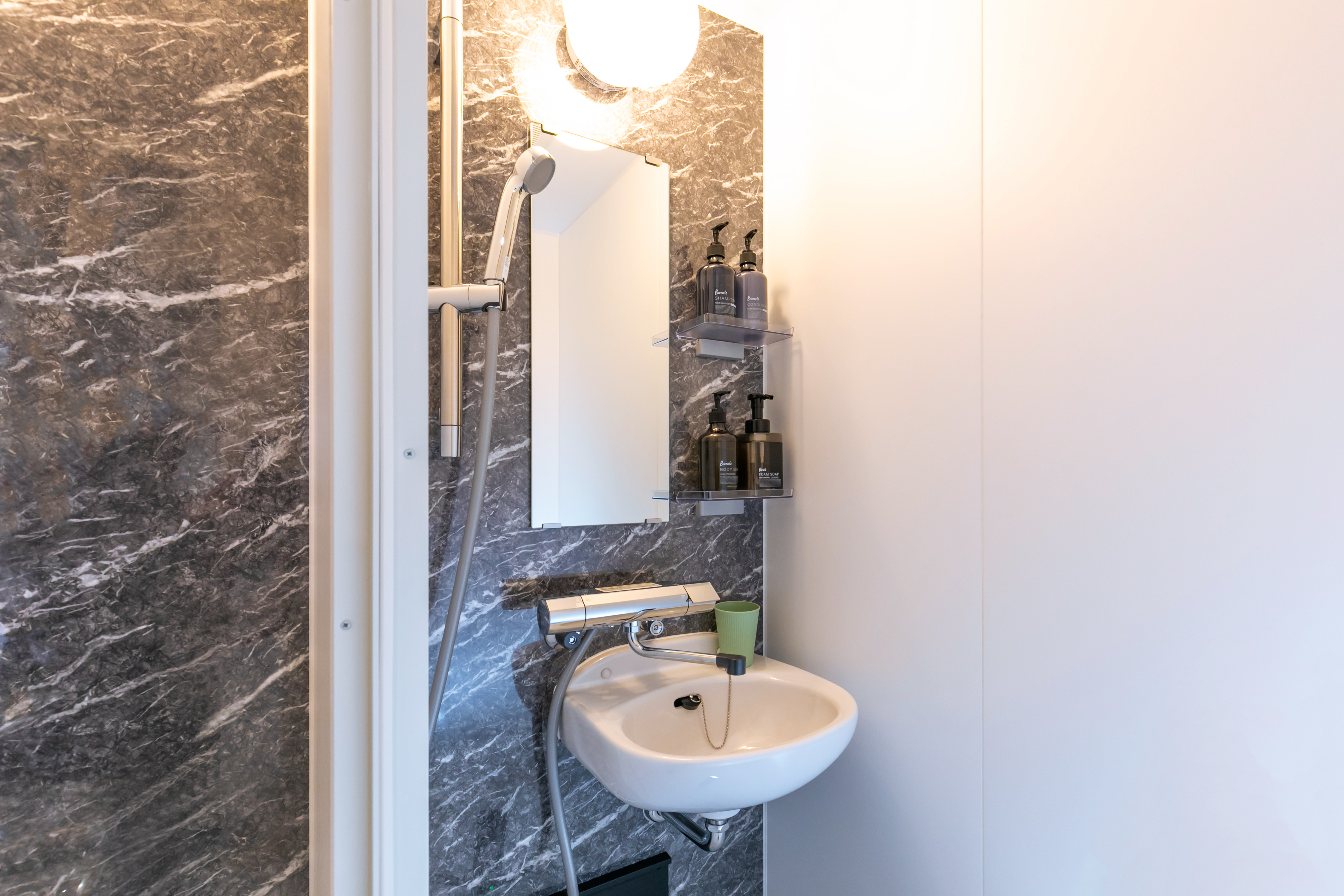 シャワーブース