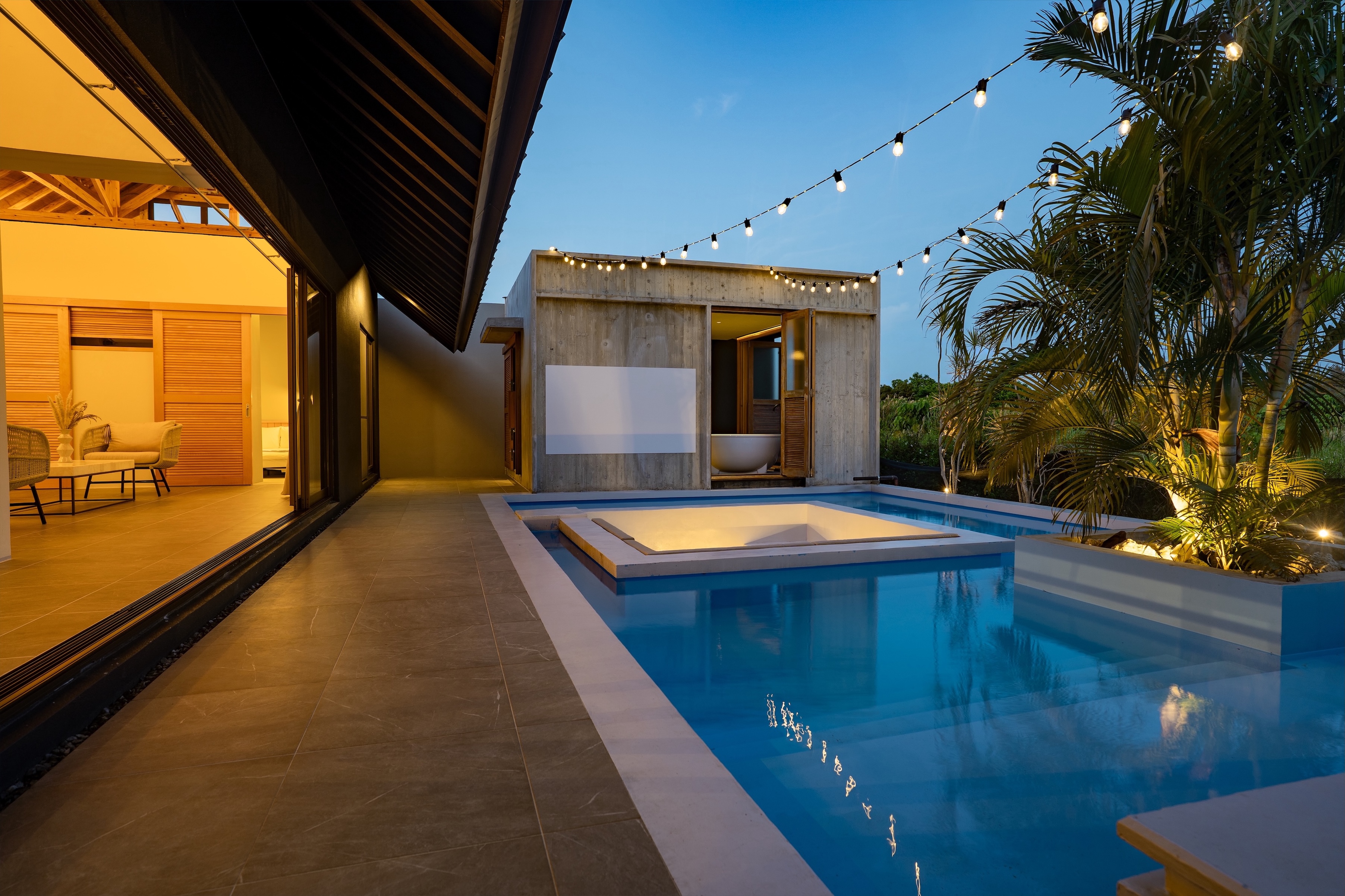 【Premier Suite】Pool Terrace