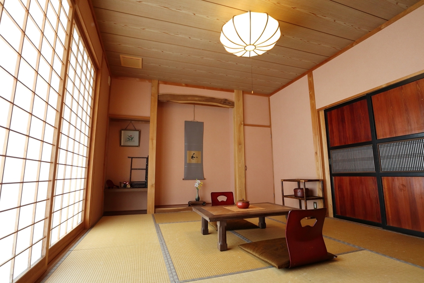 いつでも入れる専用風呂　ゆったり寛ぐ縁側付和室「蔵 / 朝陽」