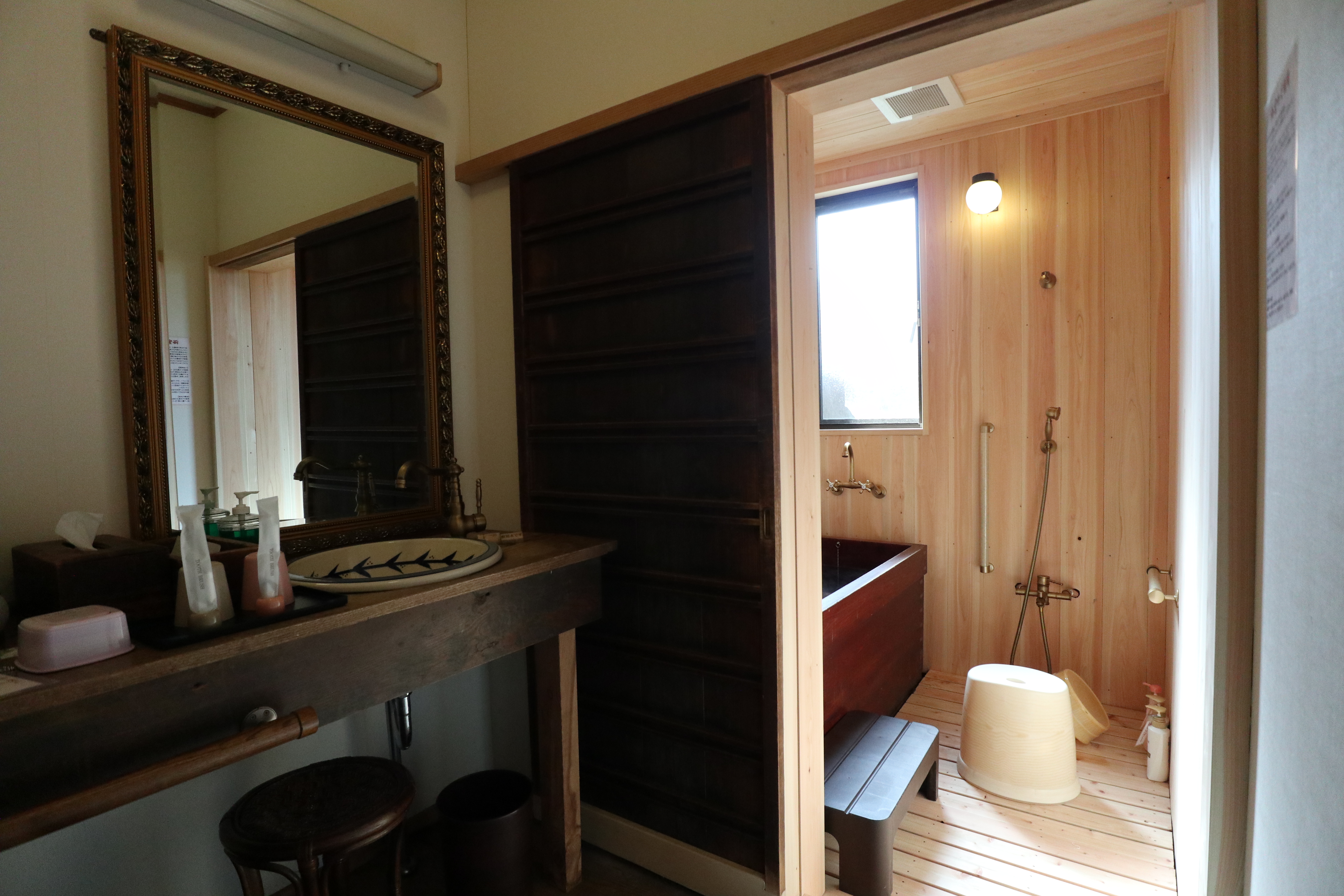 浴室・脱衣洗面所は部屋それぞれに専用貸切り