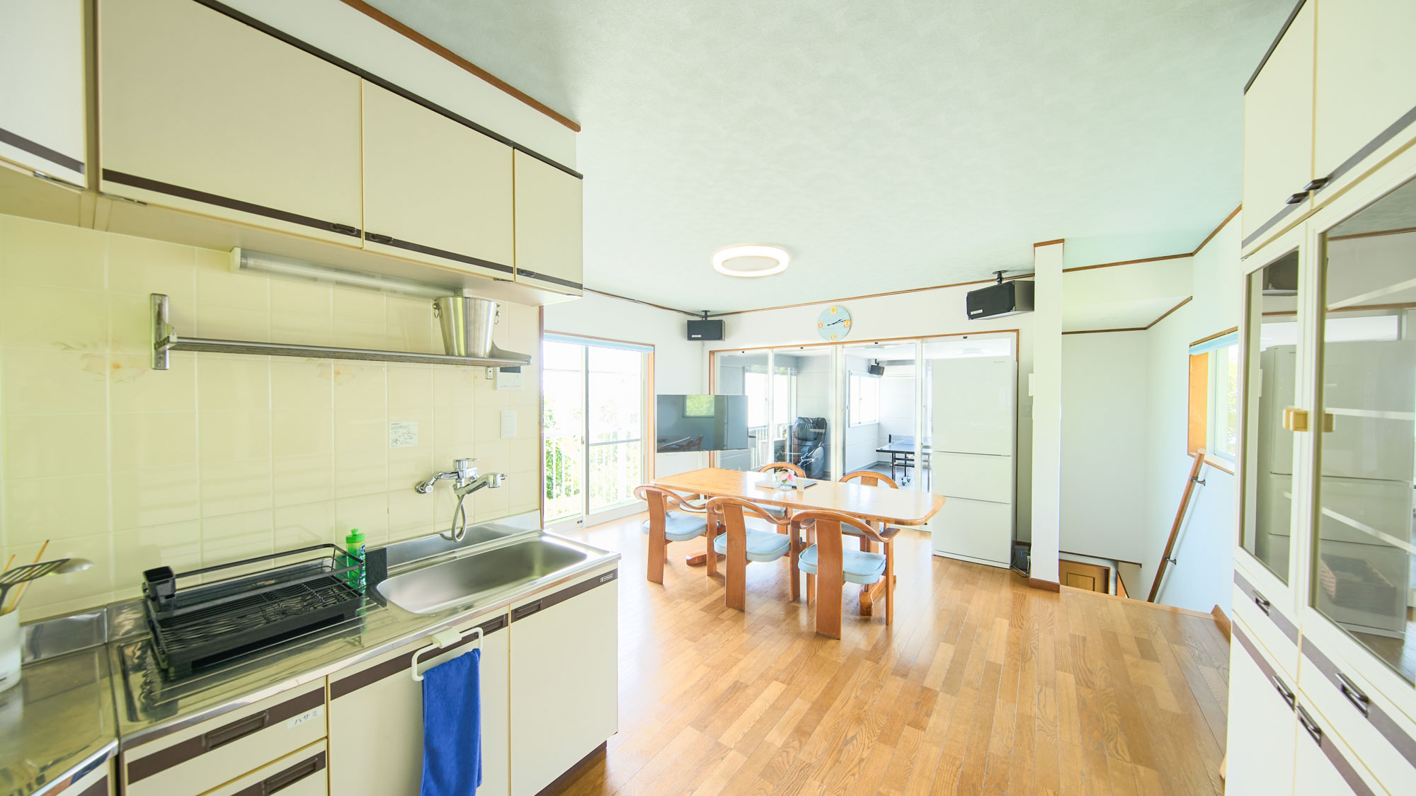 キッチン・リビング全景
