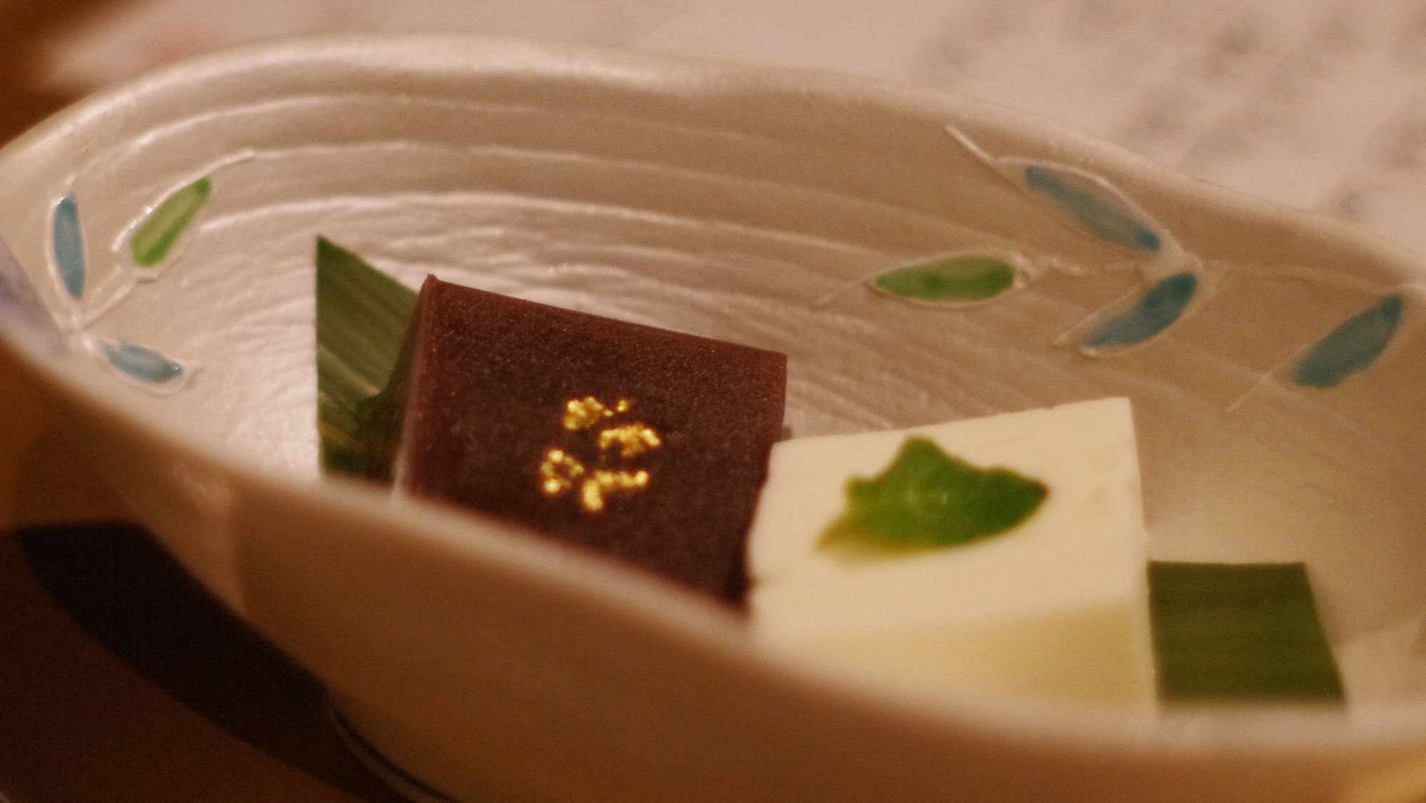 ～1月のある日の甘味～レアチーズケーキとほうじ茶羊羹