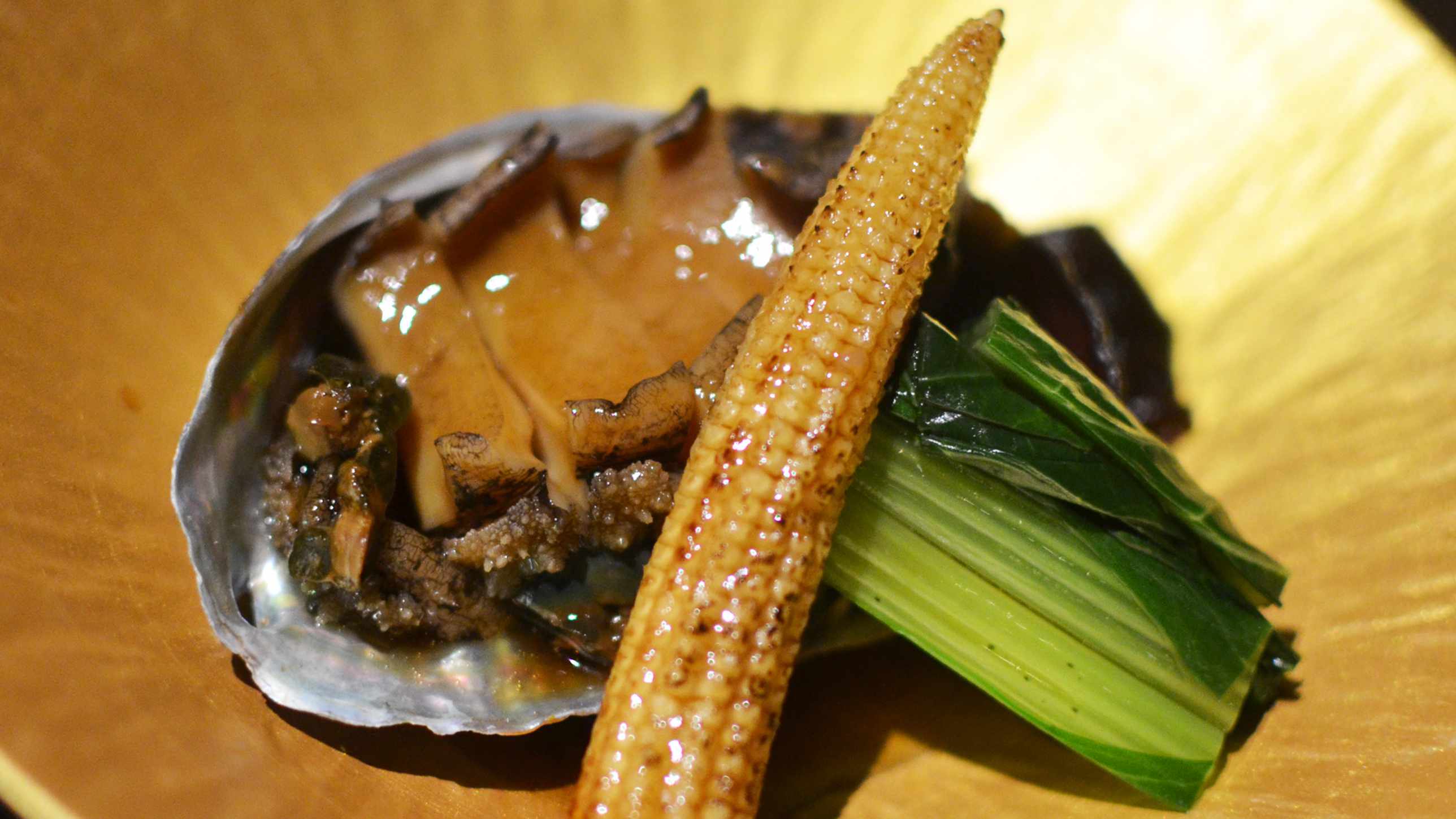 ～ある日の炊き合わせ　鮑の旨煮～土の香りをたのしむヤングコーンなど。