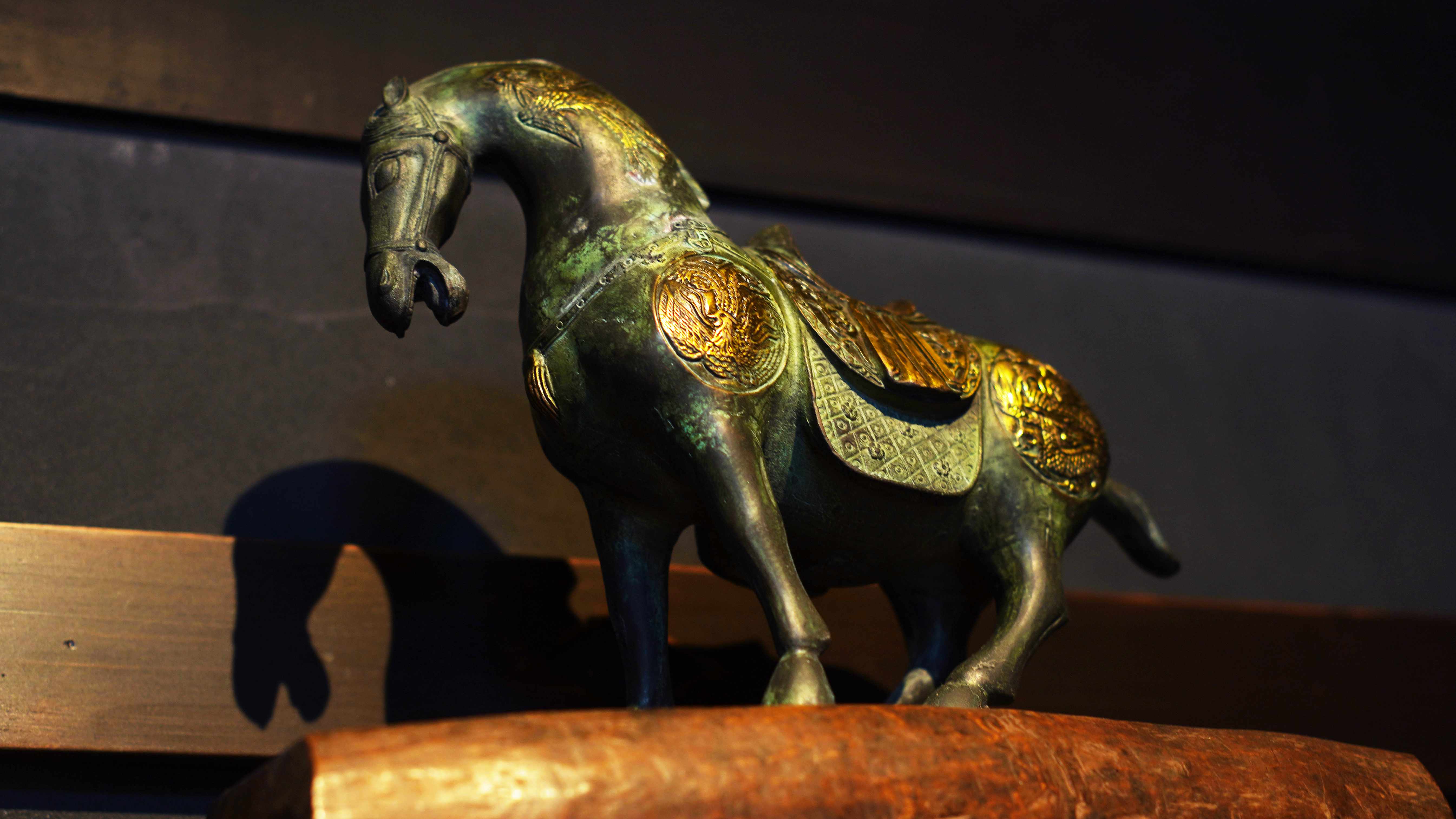 ～鉄製の馬の置物～