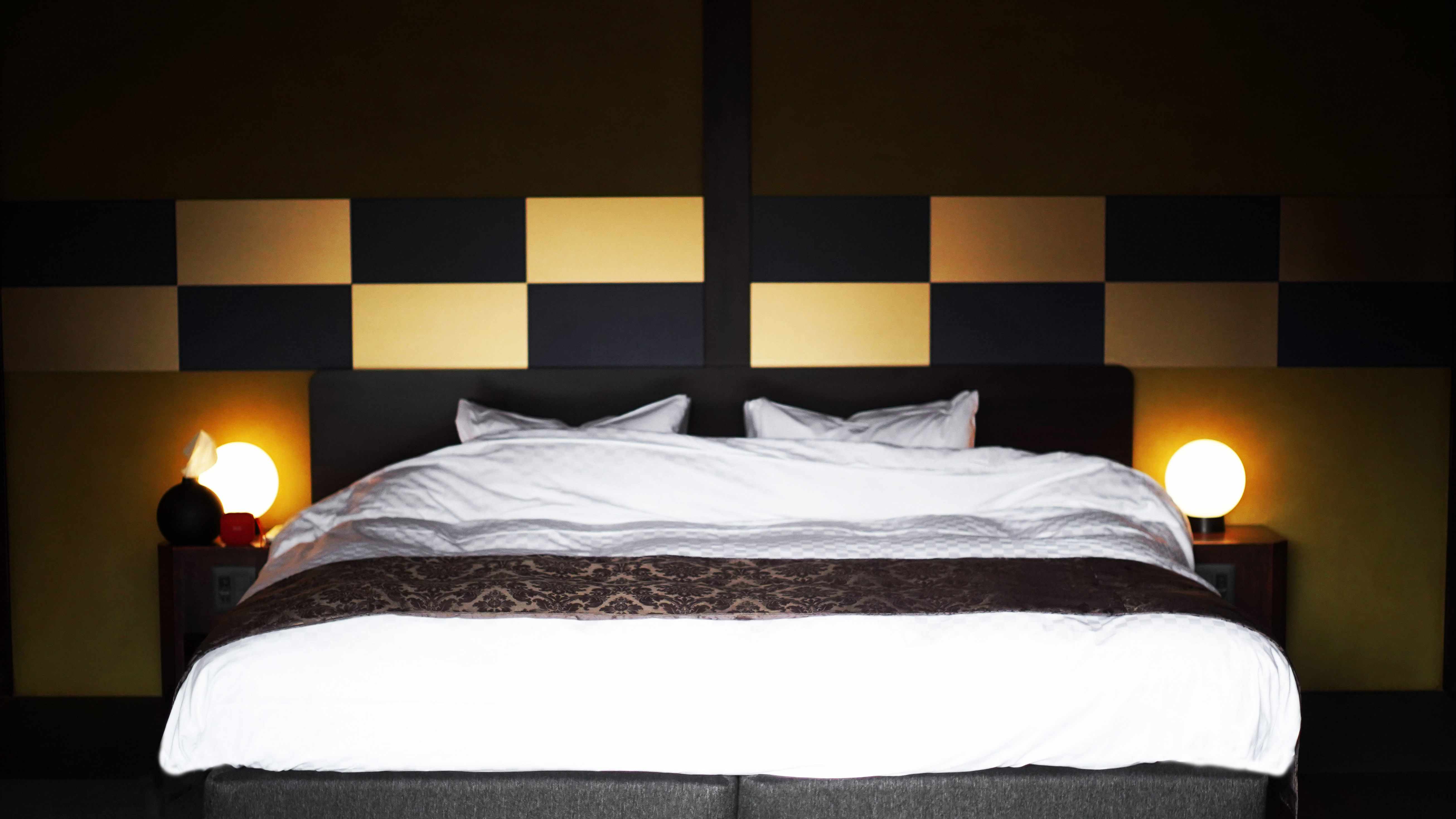 ～十分な広さのベッドで～