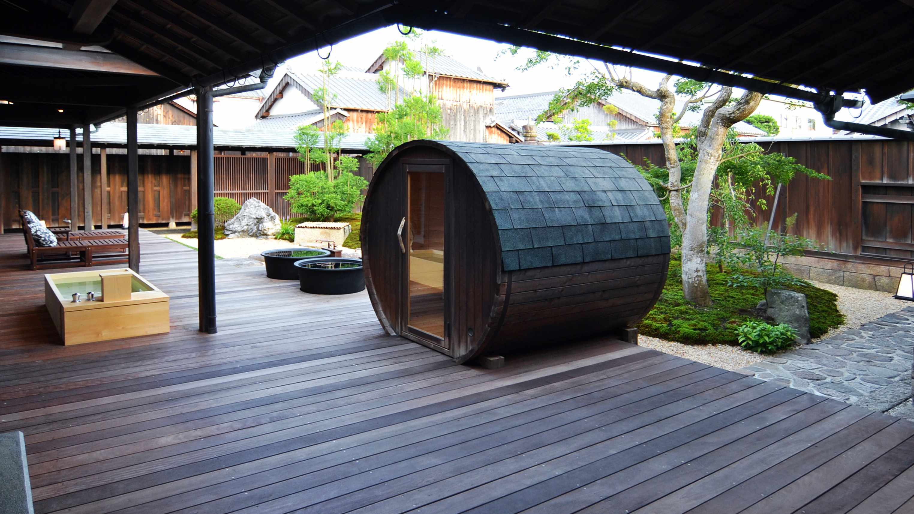 ～リビング側からみた入浴エリア～自由に行き来できる。