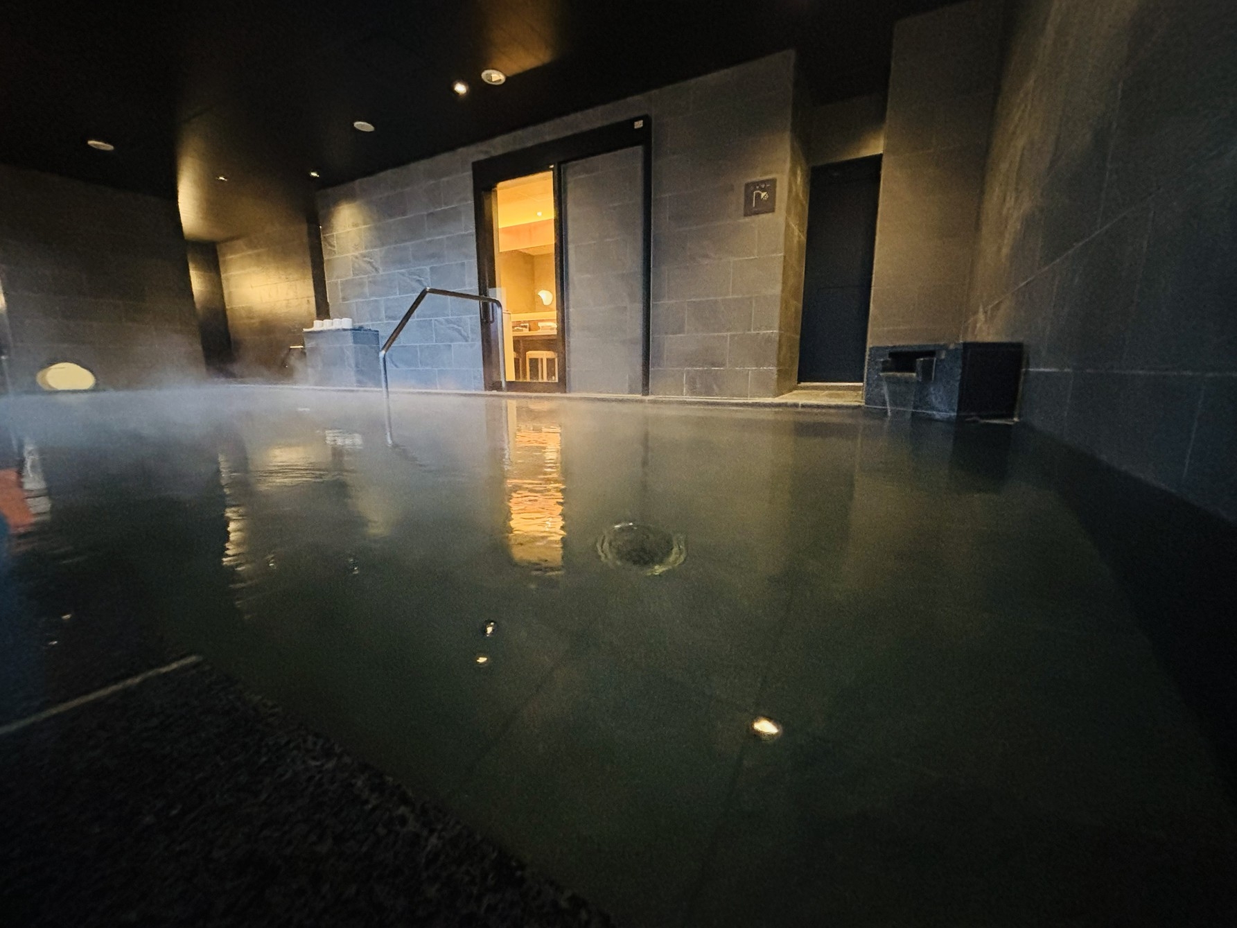 【新江憲一シェフ監修】大分の清流が育む「豊後とり」鍋。澄んだ空気と水が生んだ、雑味なき一膳＜夕食付＞