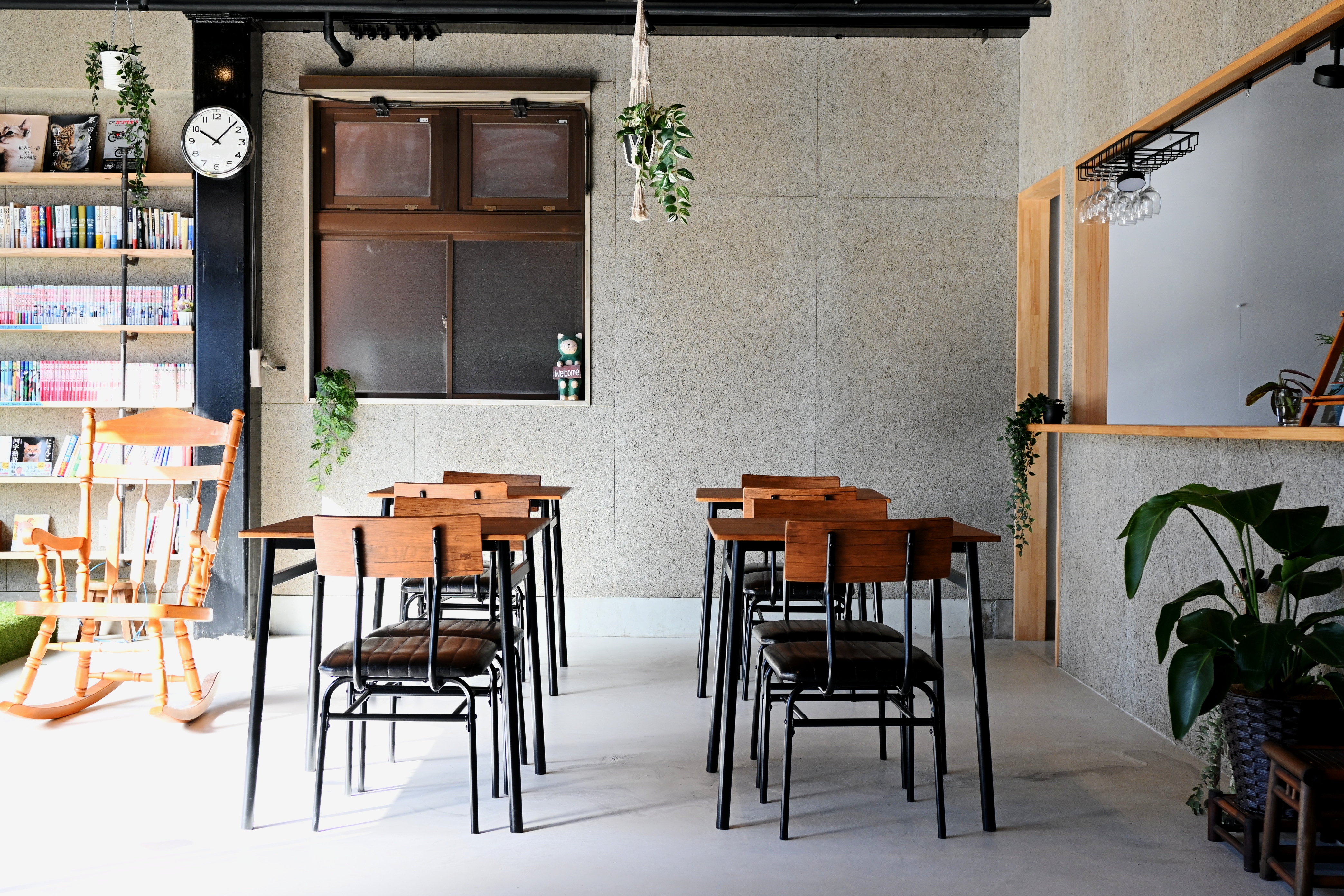 【FACILIITY】 ●　無料Wi-Fi（高速・ワーケーション対応） ●　100インチプロジェクター （Netflix、Hulu他） ●　 Bluetoothオーディオ