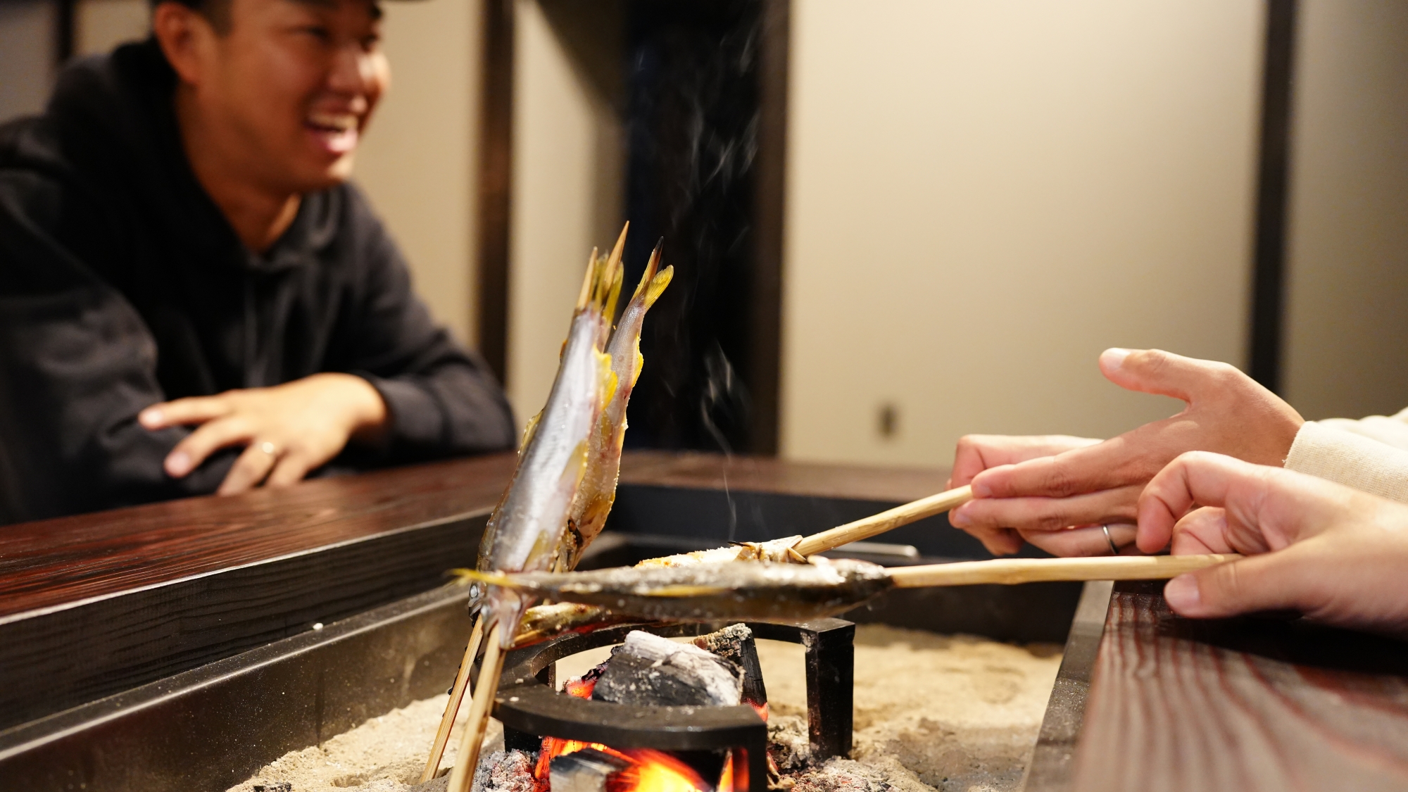 *【囲炉裏】有料で鮎の串焼きもご用意しております。