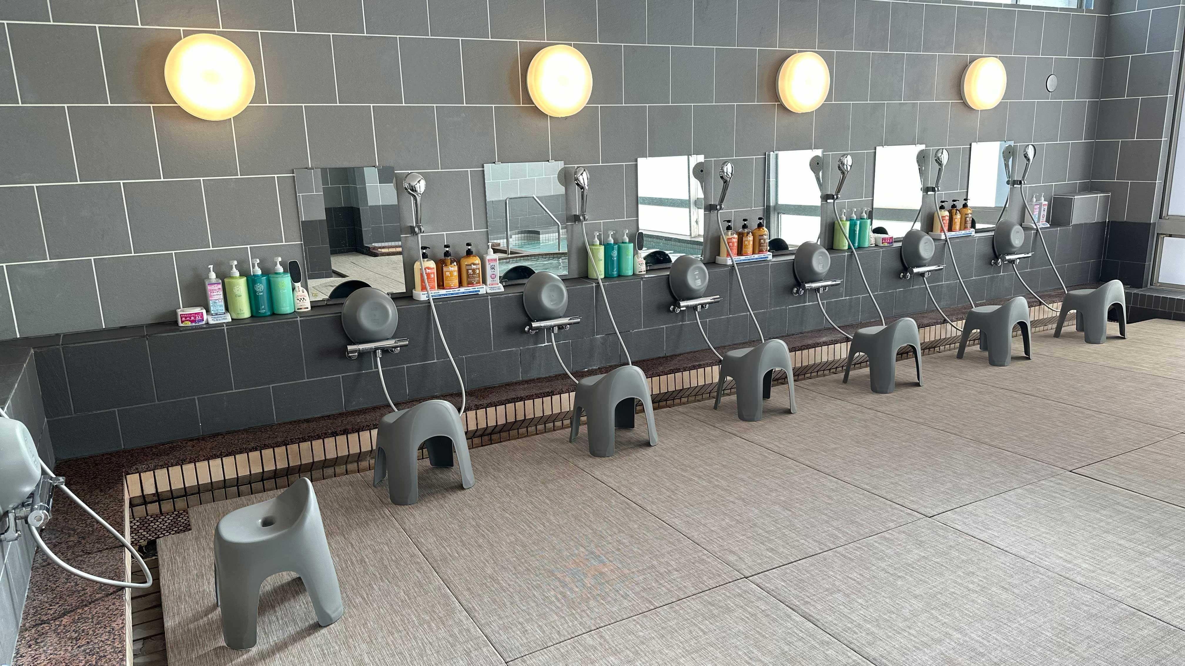 ＜温泉浴場＞やさしい畳の質感に包まれる、新しい吹上砂丘荘のお風呂。