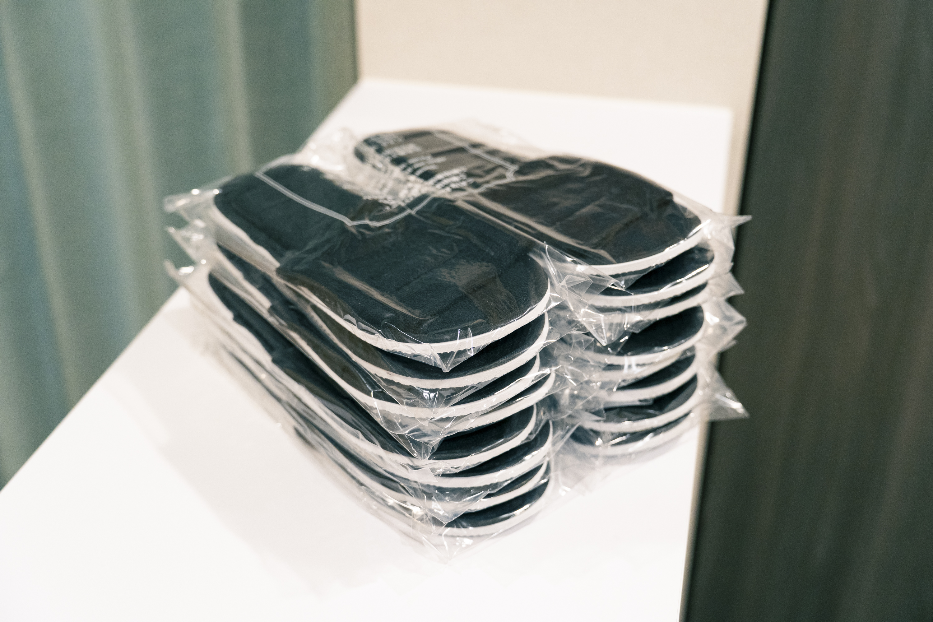 使い捨てスリッパ