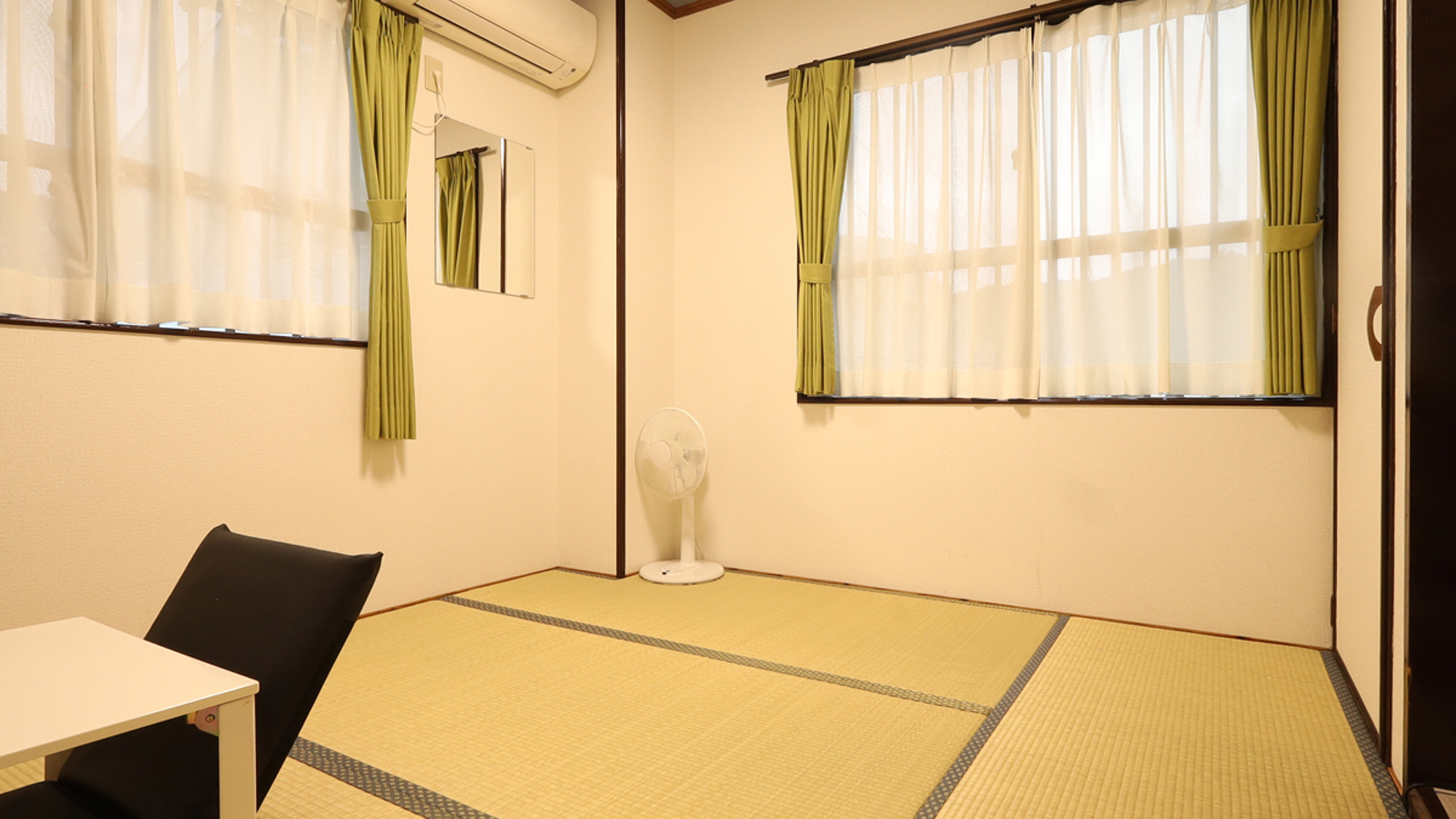 【お一人様用4．5畳和室】