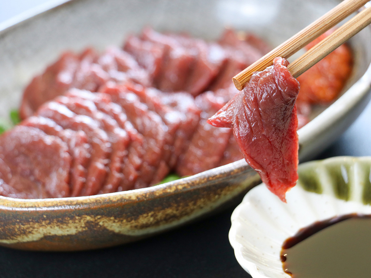 #馬刺し　会津ならではの郷土の味、上質な馬刺しを堪能。
