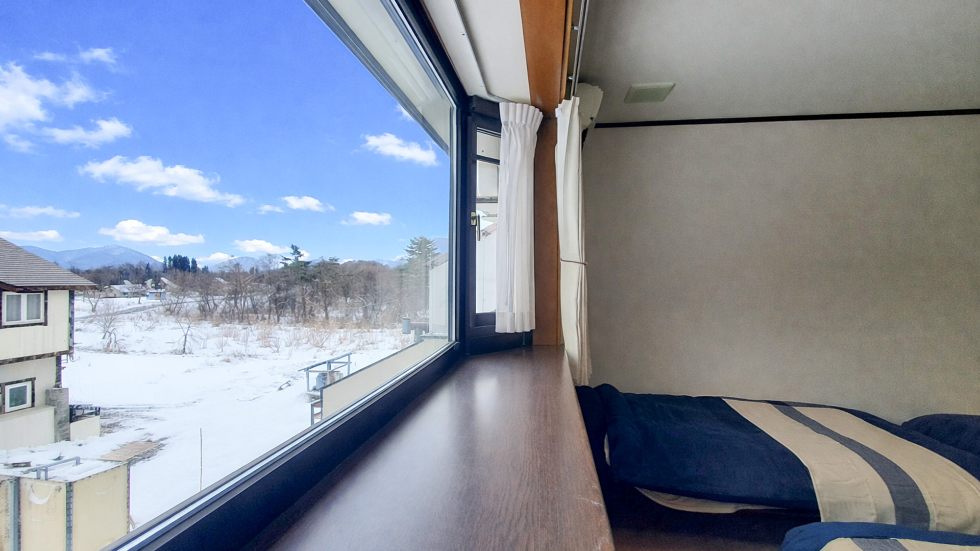 #フォースルーム