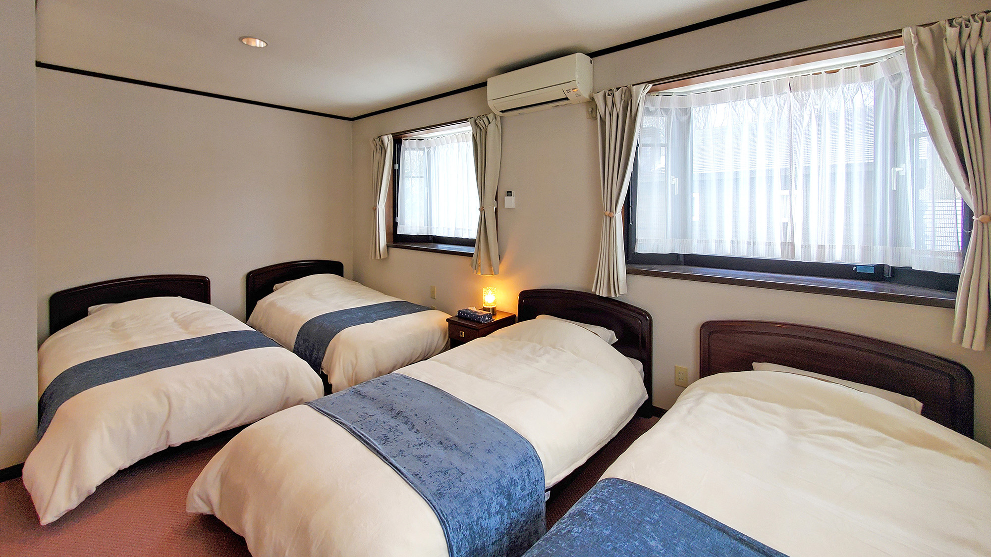 #フォースルーム