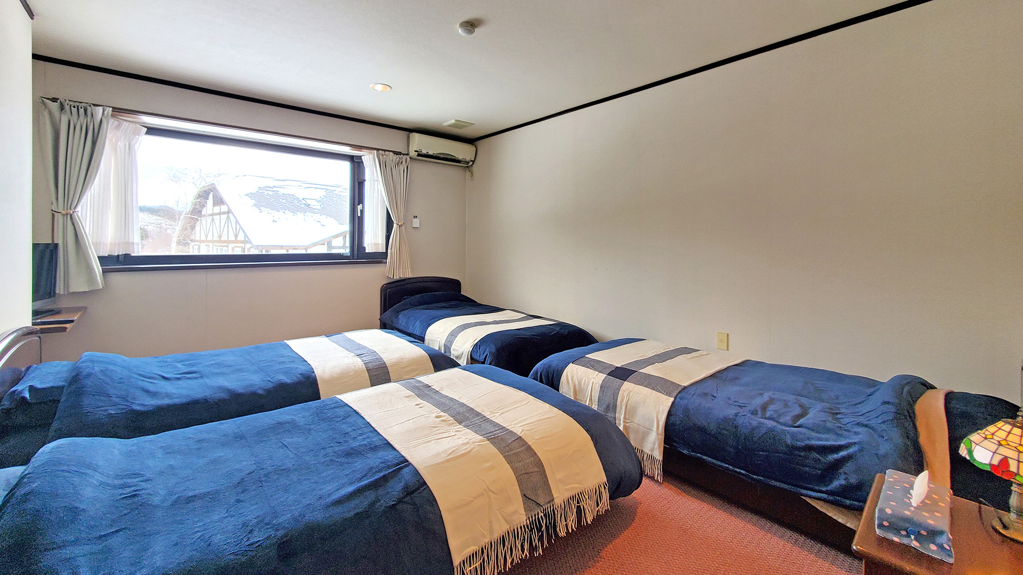 #フォースルーム