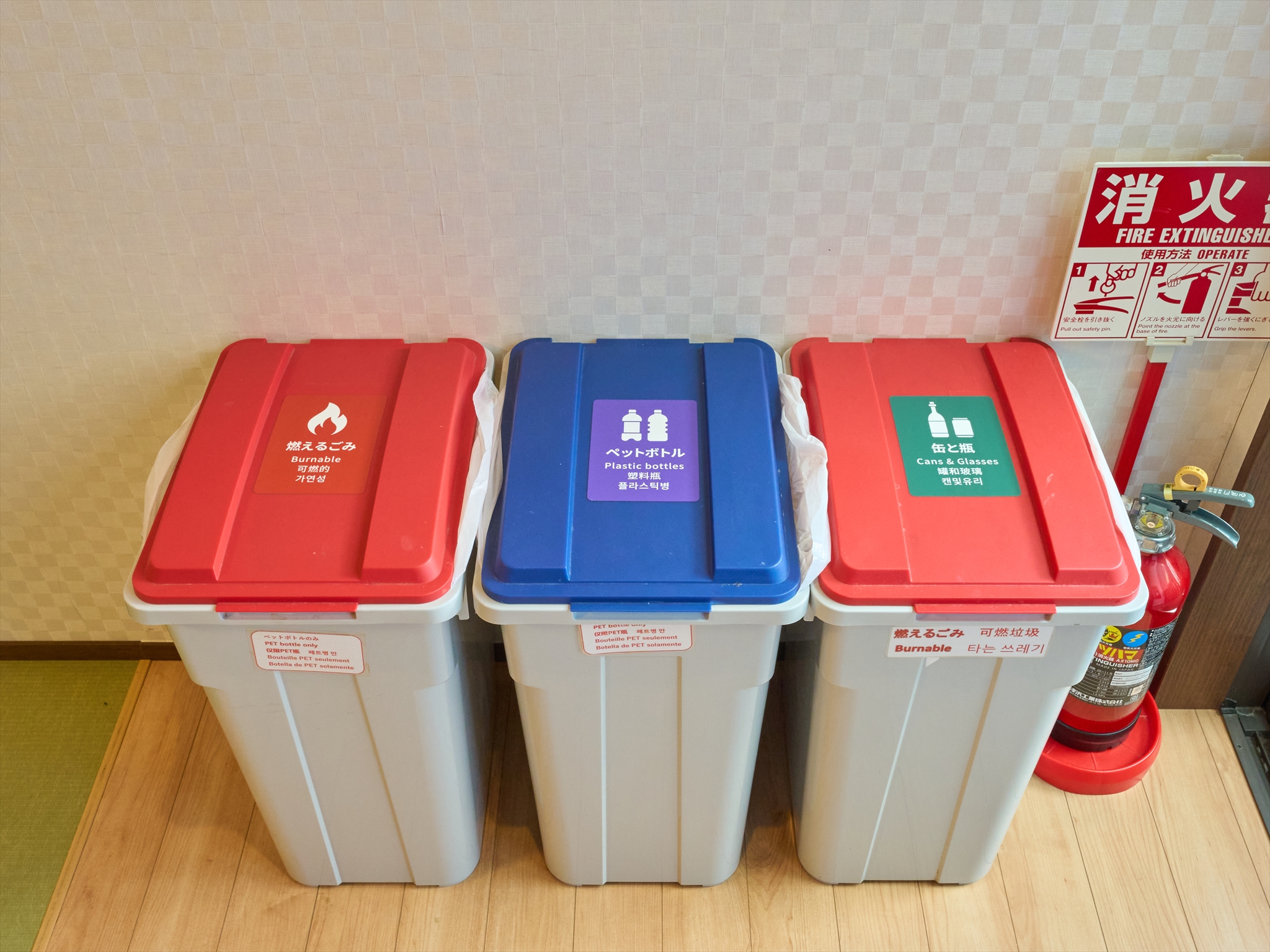 1階：リビングルーム