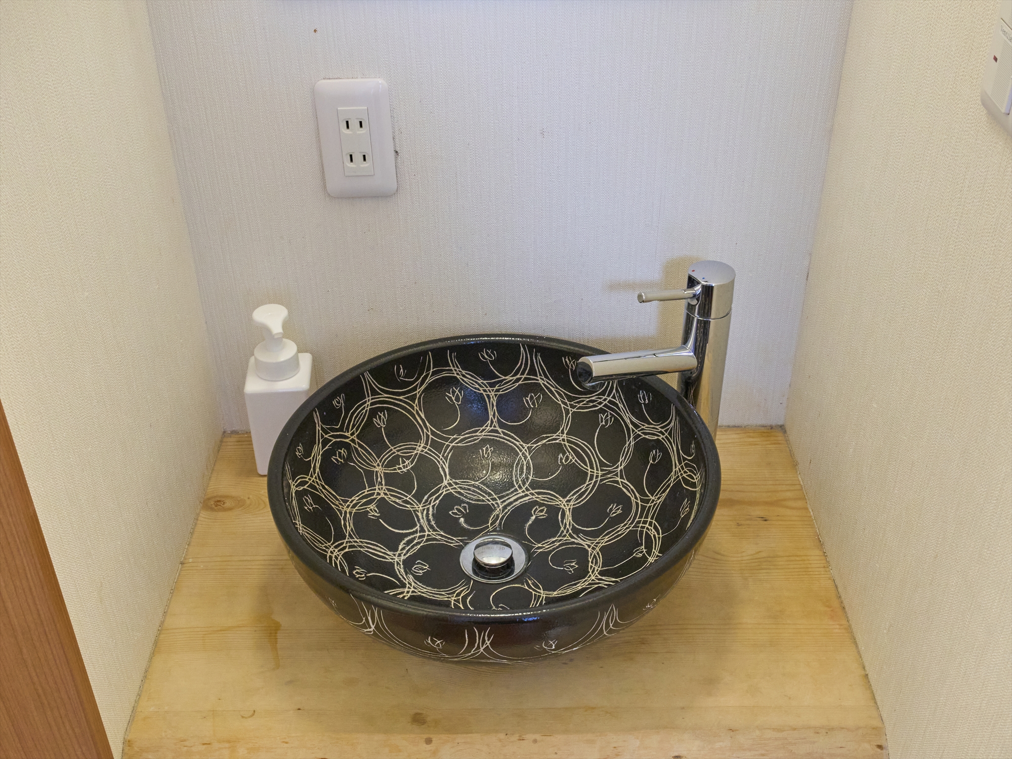 2階：洋室（シャワールーム）