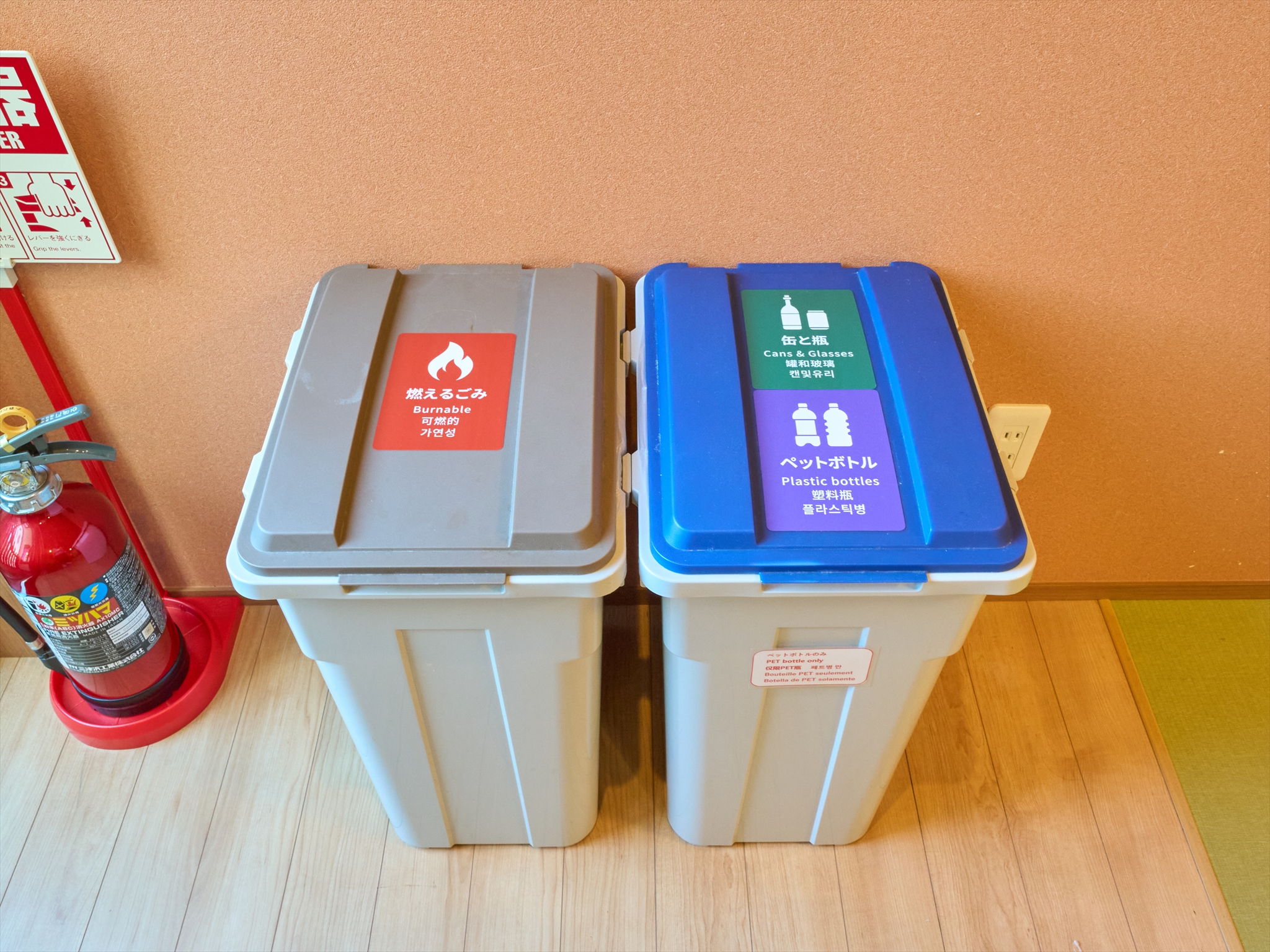 1階：リビングルーム