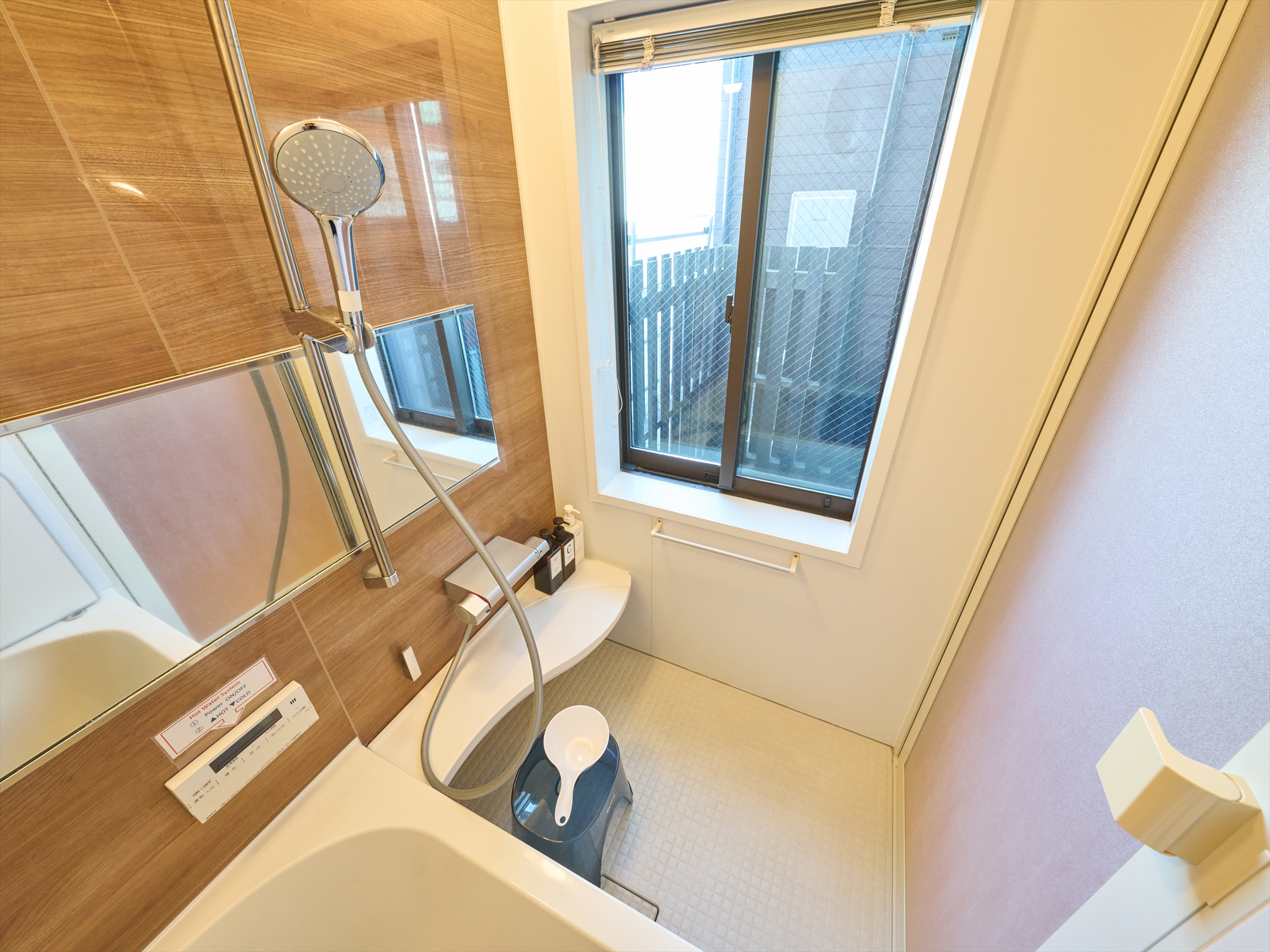 1階：バスルーム