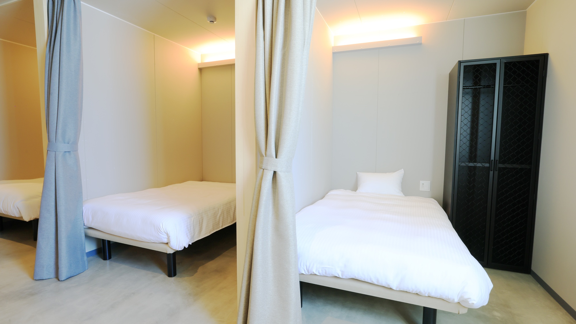 ・【セミダブルキャビン一例】無料Wi-Fi完備。スマートフォンなどで動画もお楽しみいただけます