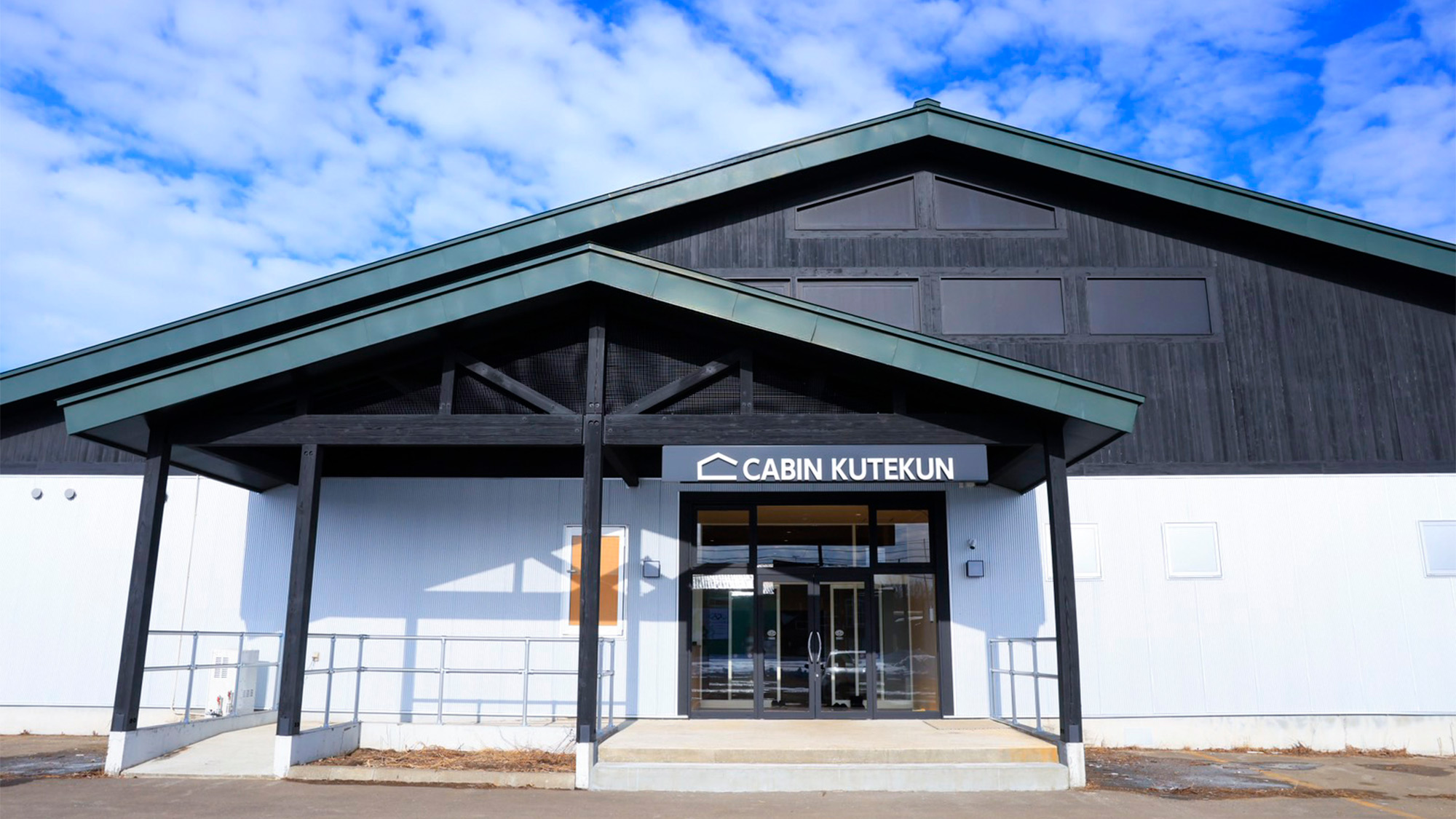 ・【外観】2026年3月オープン！合理的で快適な滞在を追求したキャビン型宿泊施設です