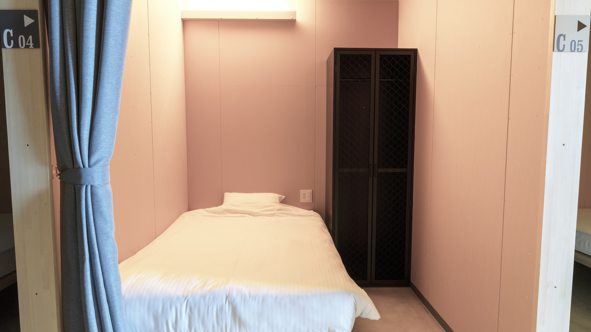 ・【セミダブルキャビン一例】機能性と快適さを備えたキャビン型の半個室です