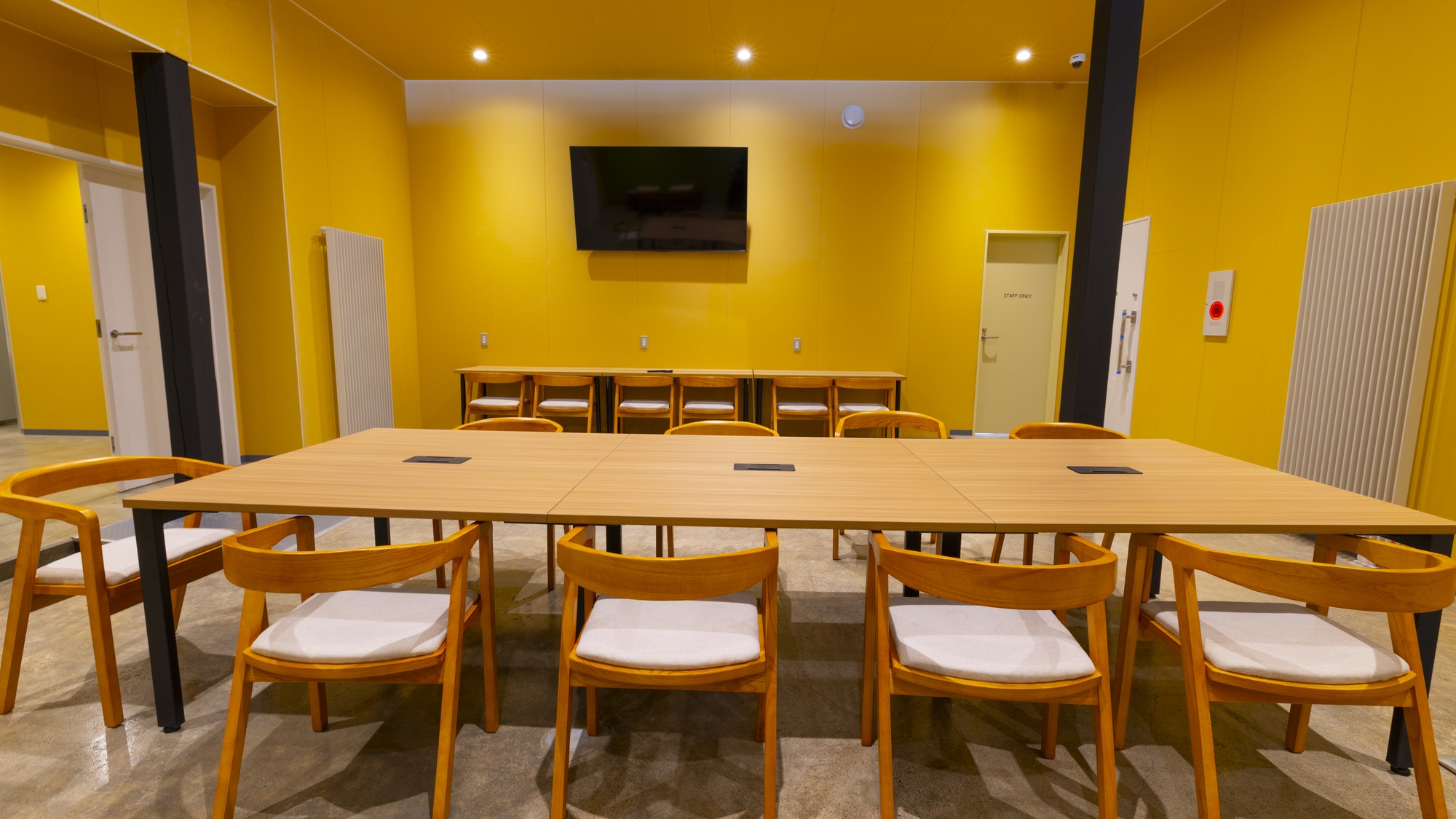 ・【ラウンジ】共有スペースとなりますので、周囲へのご配慮をお願いいたします