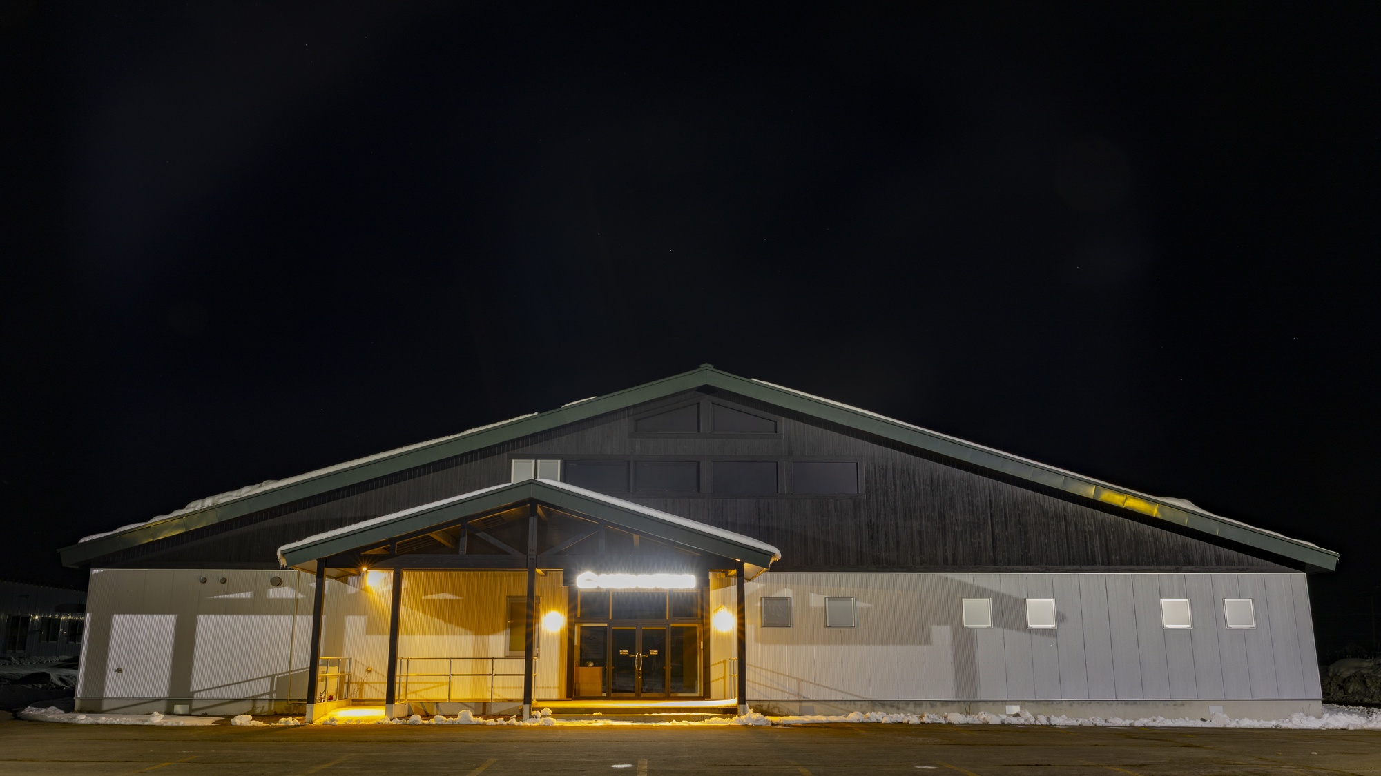 ・【外観】コスパと快適さを両立したミニマル設計の宿泊施設です