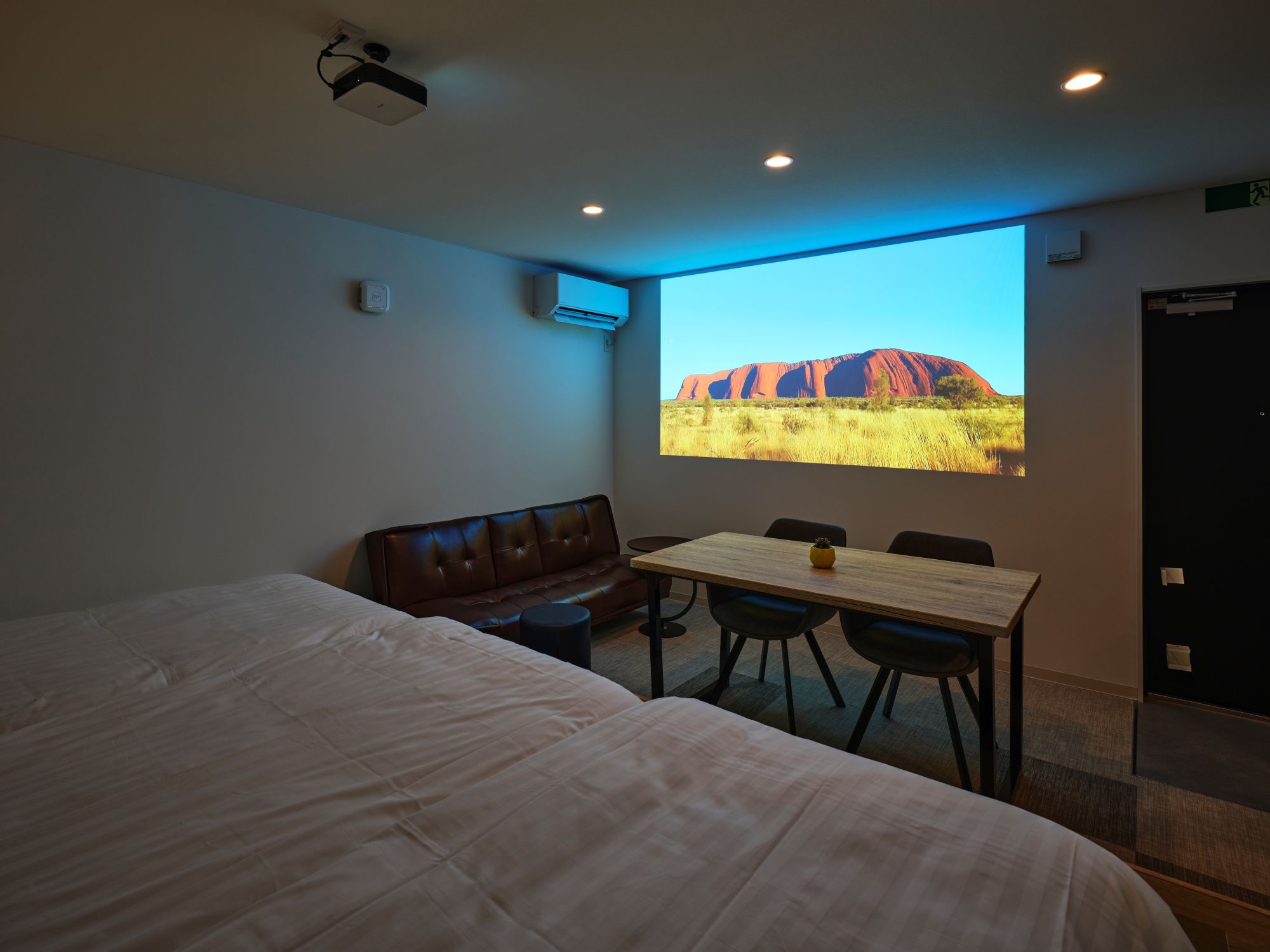 プロジェクター