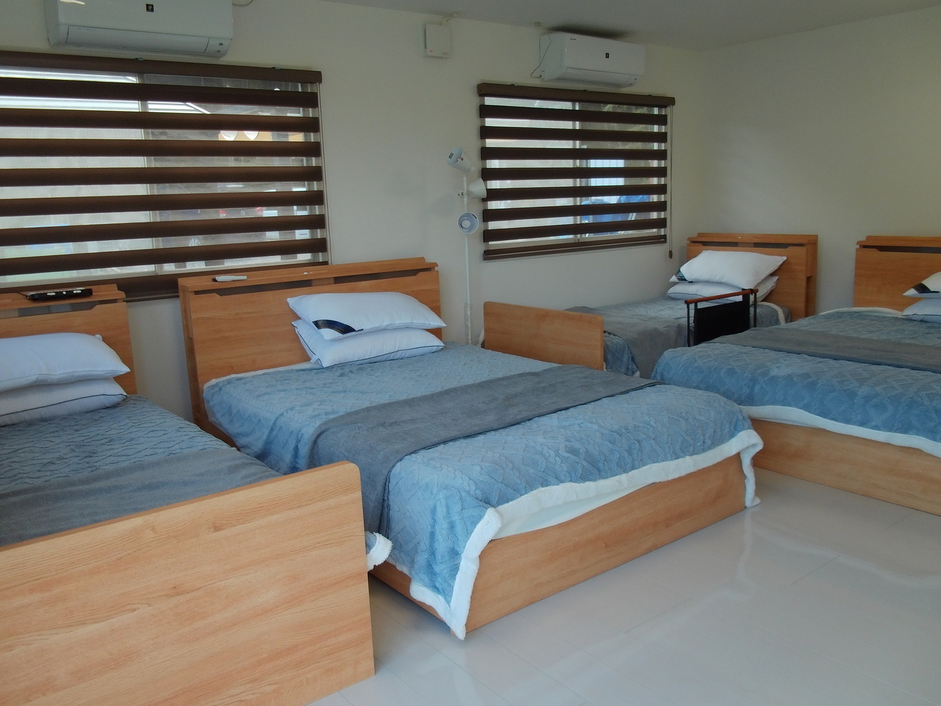 A棟平屋一棟貸切・炭BBQ焚き火IHキッチン完備！大多喜の湖畔ヴィラ隠れ家グループステイ最大6名