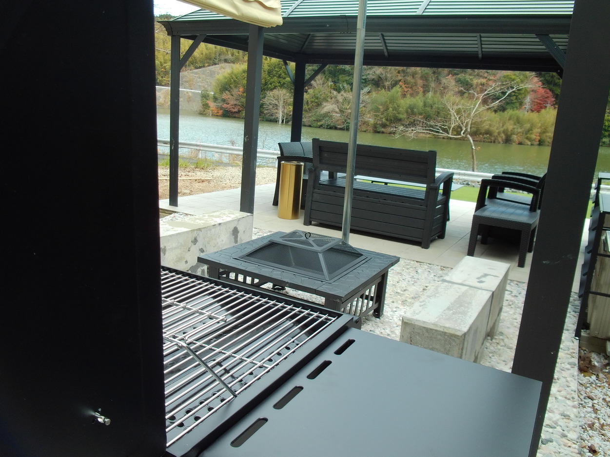 B棟平屋一棟貸切ガスBBQ・焚き火・IHキッチン完備！大多喜の湖畔ヴィラ隠れ家グループステイ最大6名