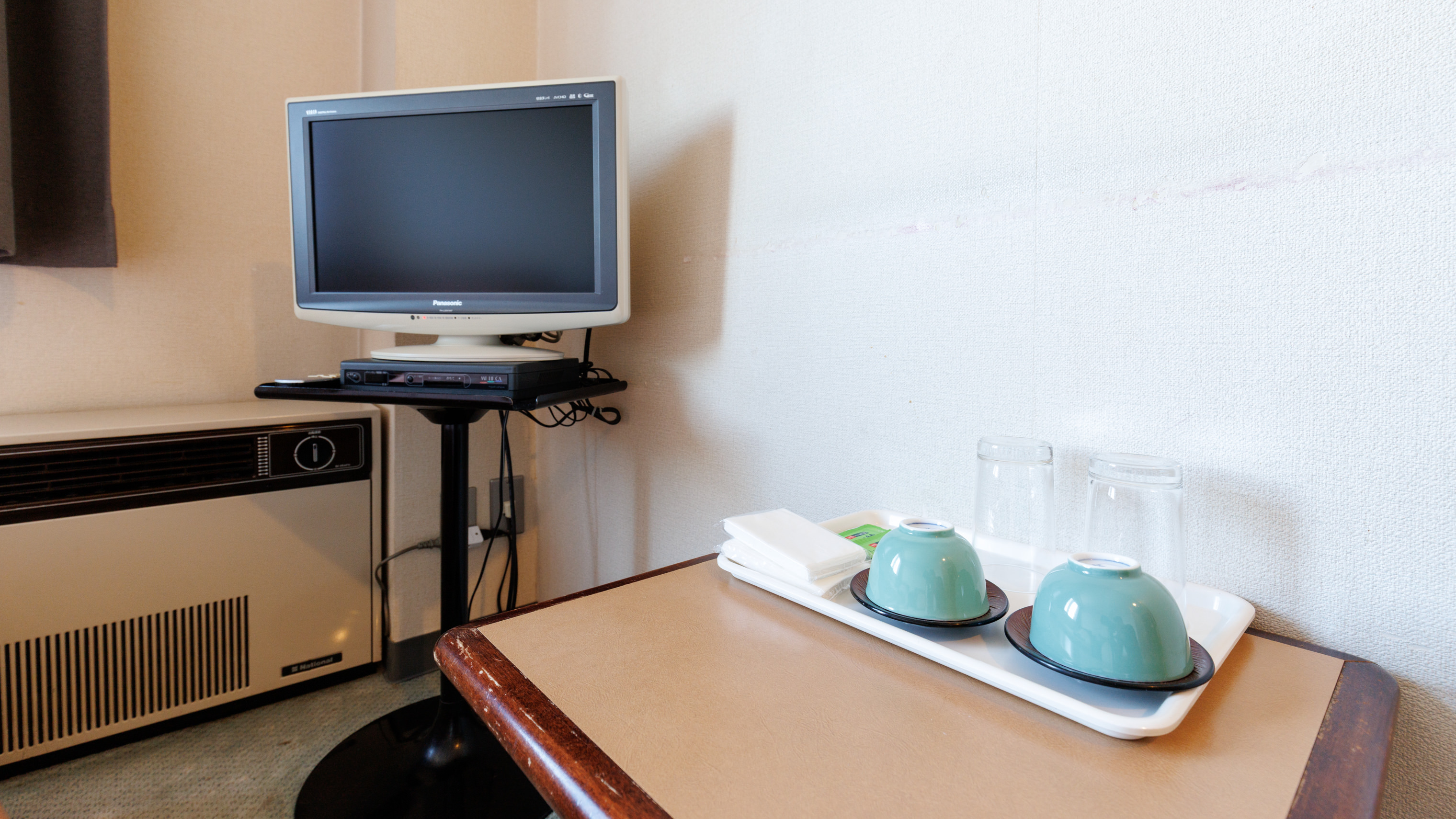 【禁煙】ツインルーム（バス・トイレ共用）