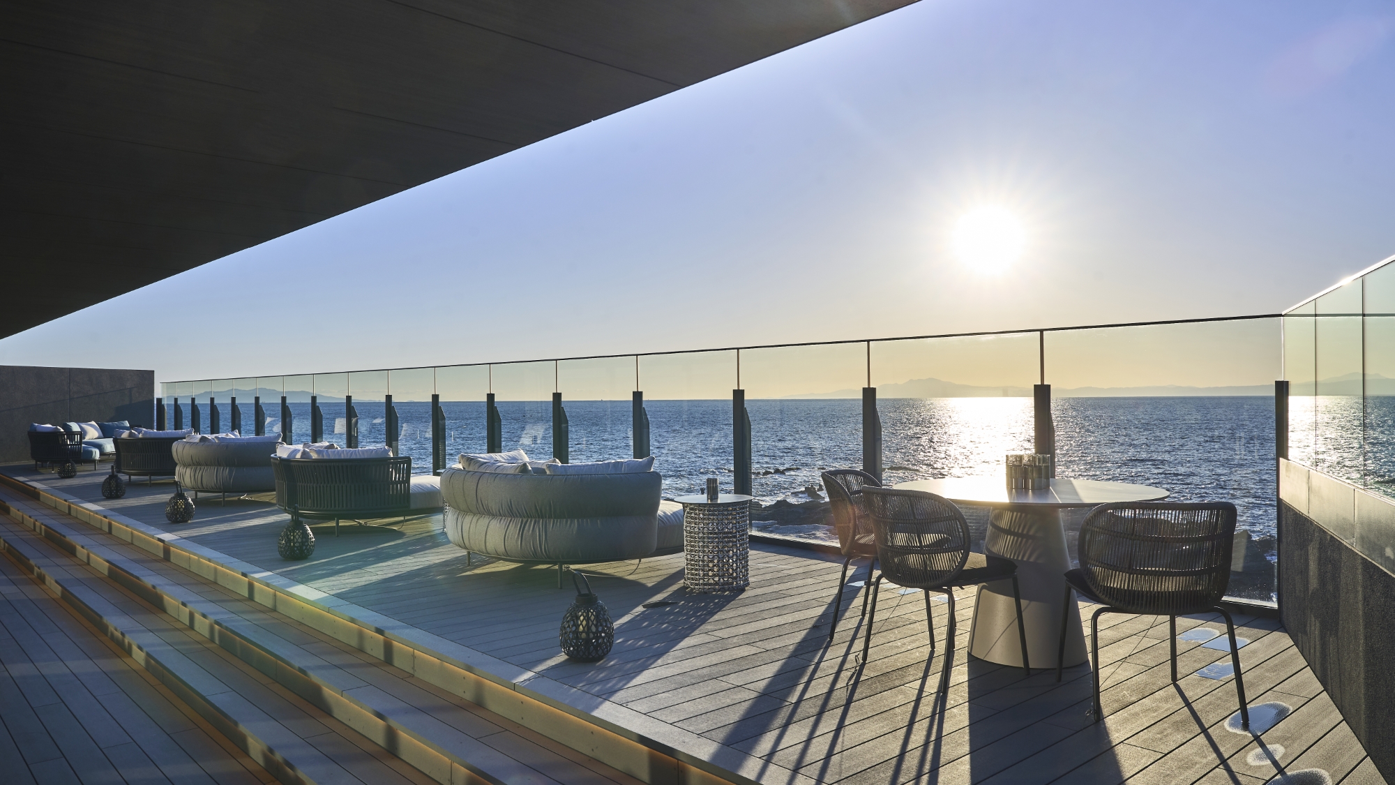 ルーフトップラウンジ「宵星」