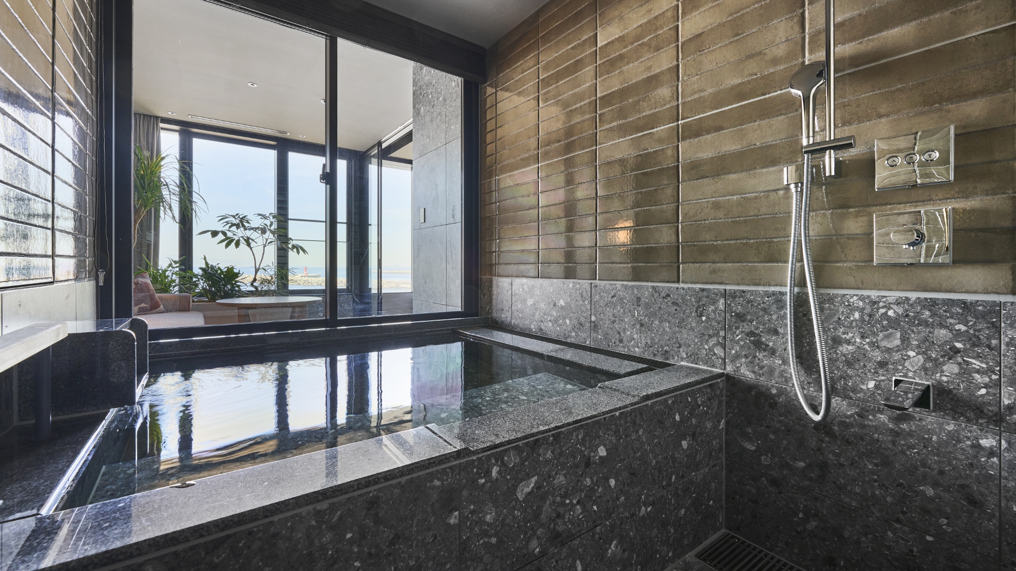 光波スタイリッシュプレミアムスイート(一例)