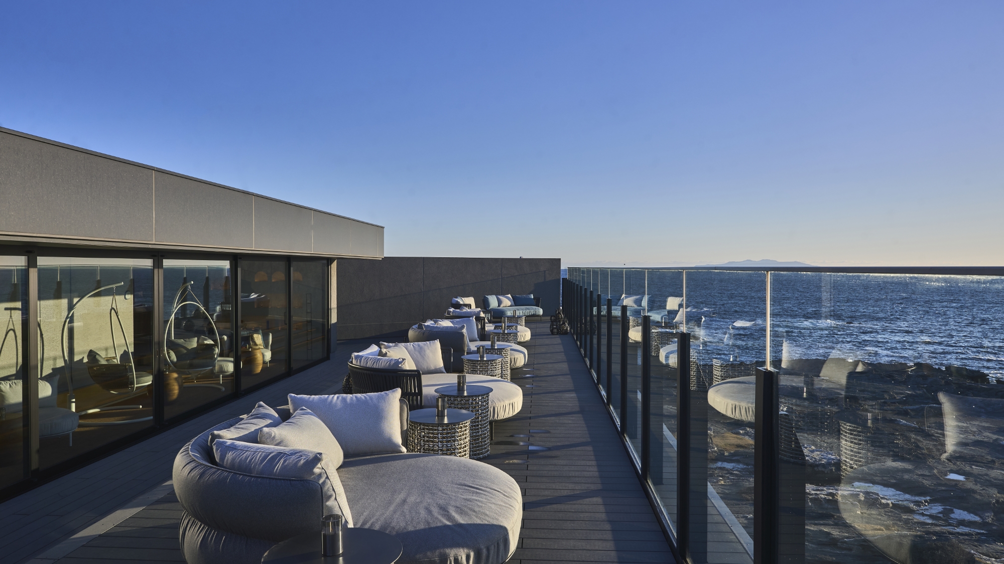 ルーフトップラウンジ「宵星」