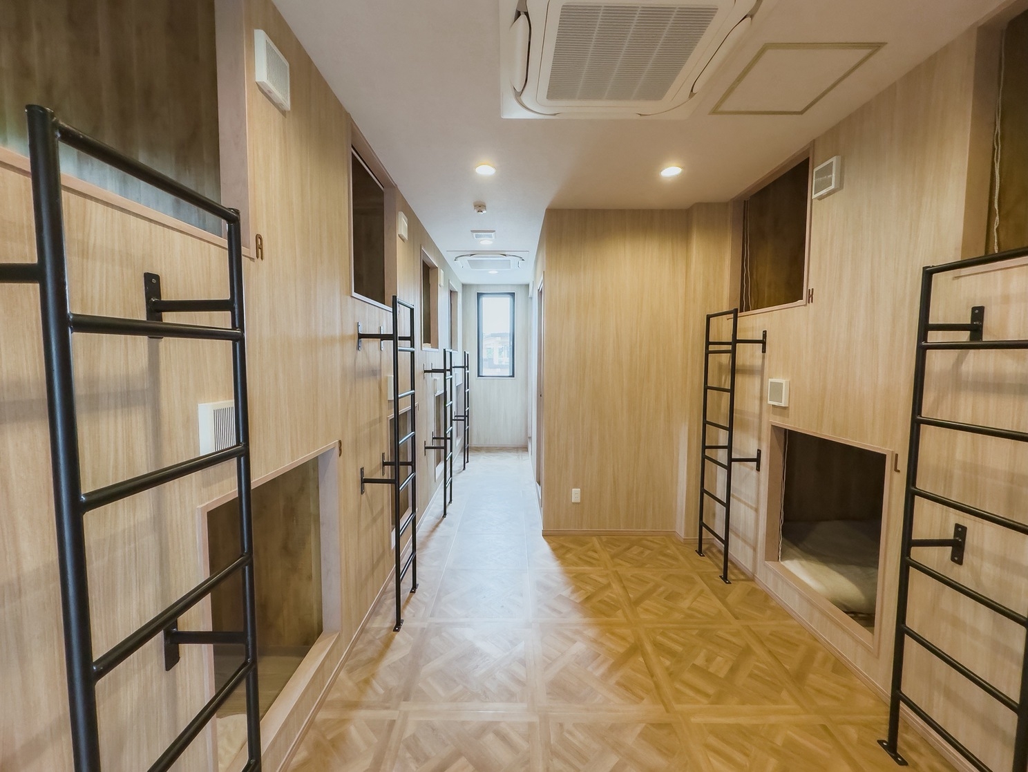 【連泊割】2泊以上でお得/女性専用スリーピングポッド