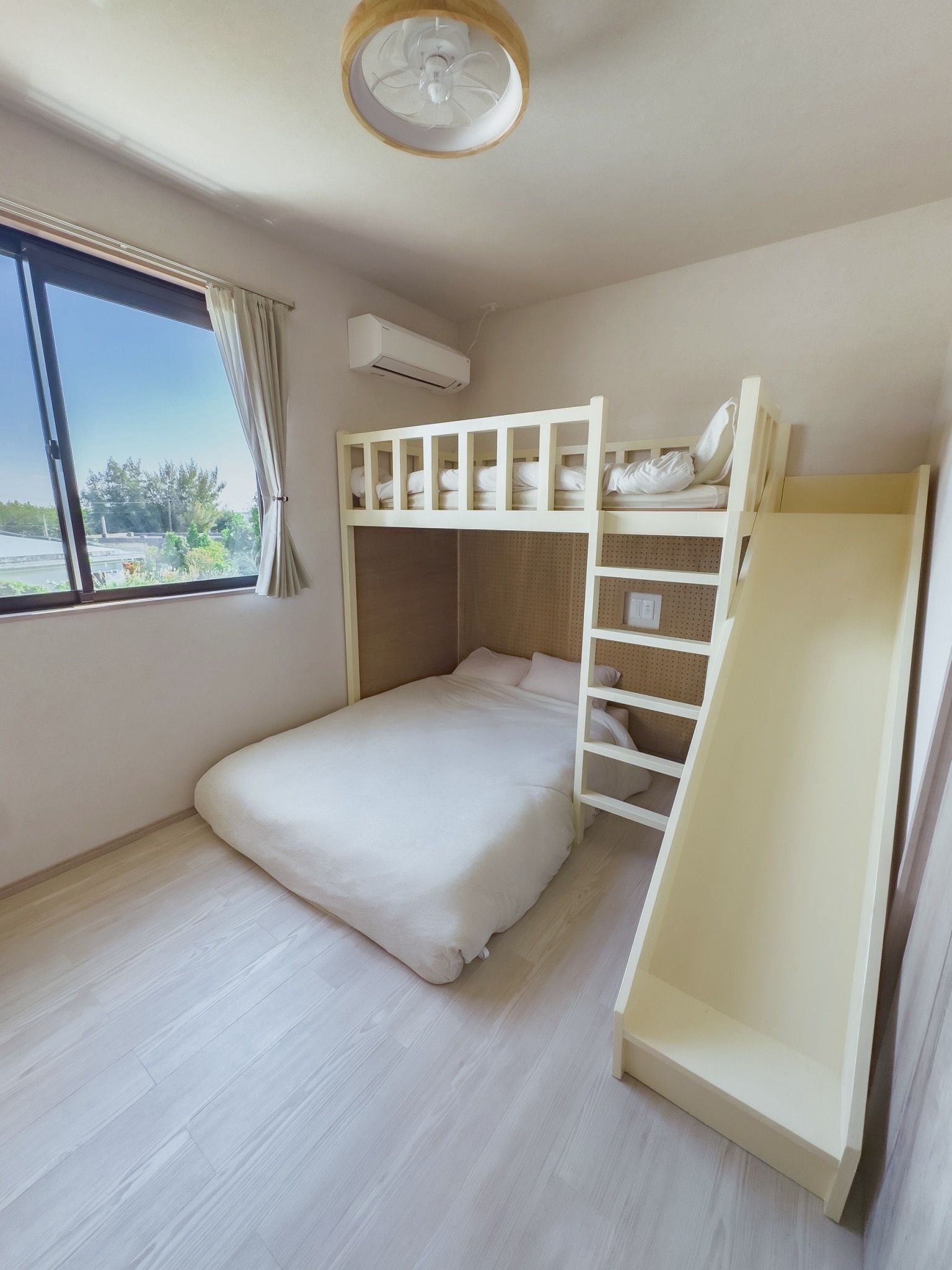 ファミリールーム２０３