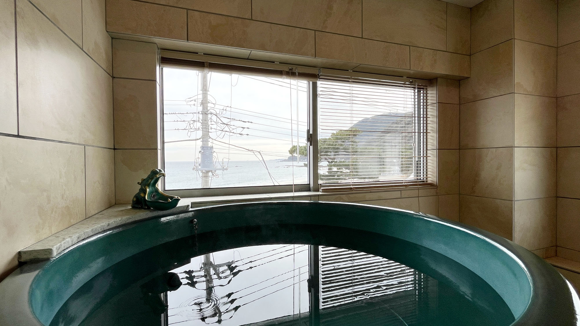 館内_陶器風呂②