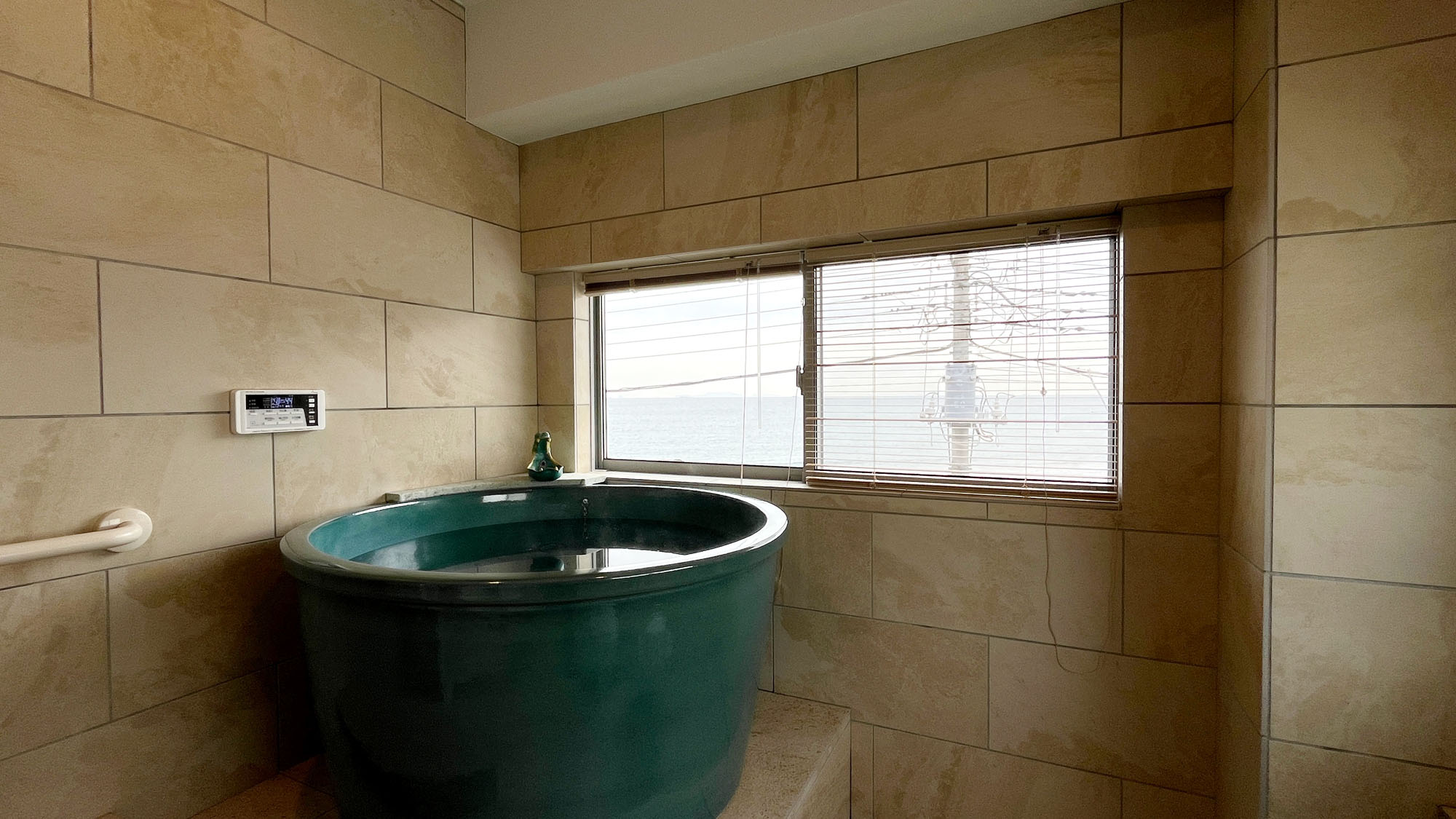 館内_陶器風呂①