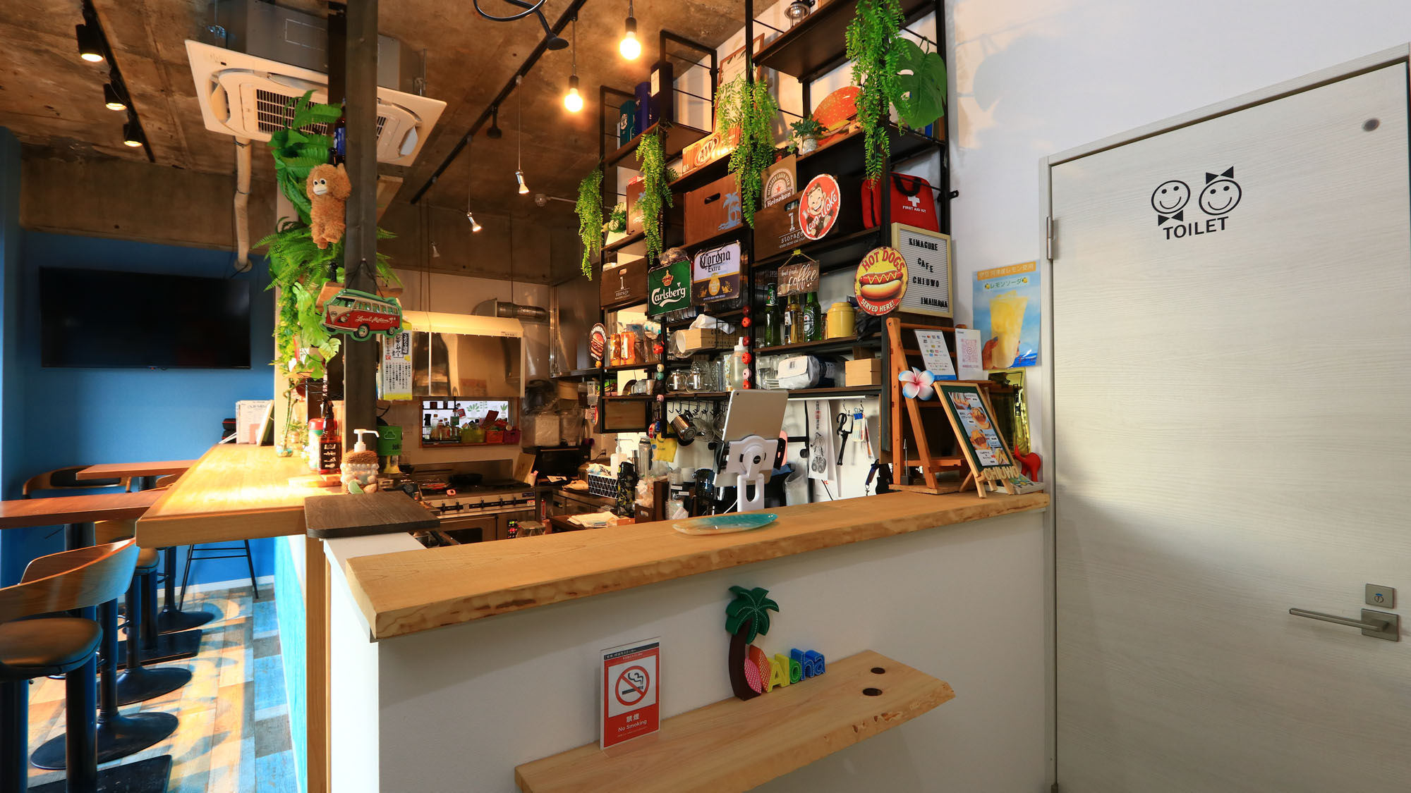 施設◆2階_カフェとフロント*