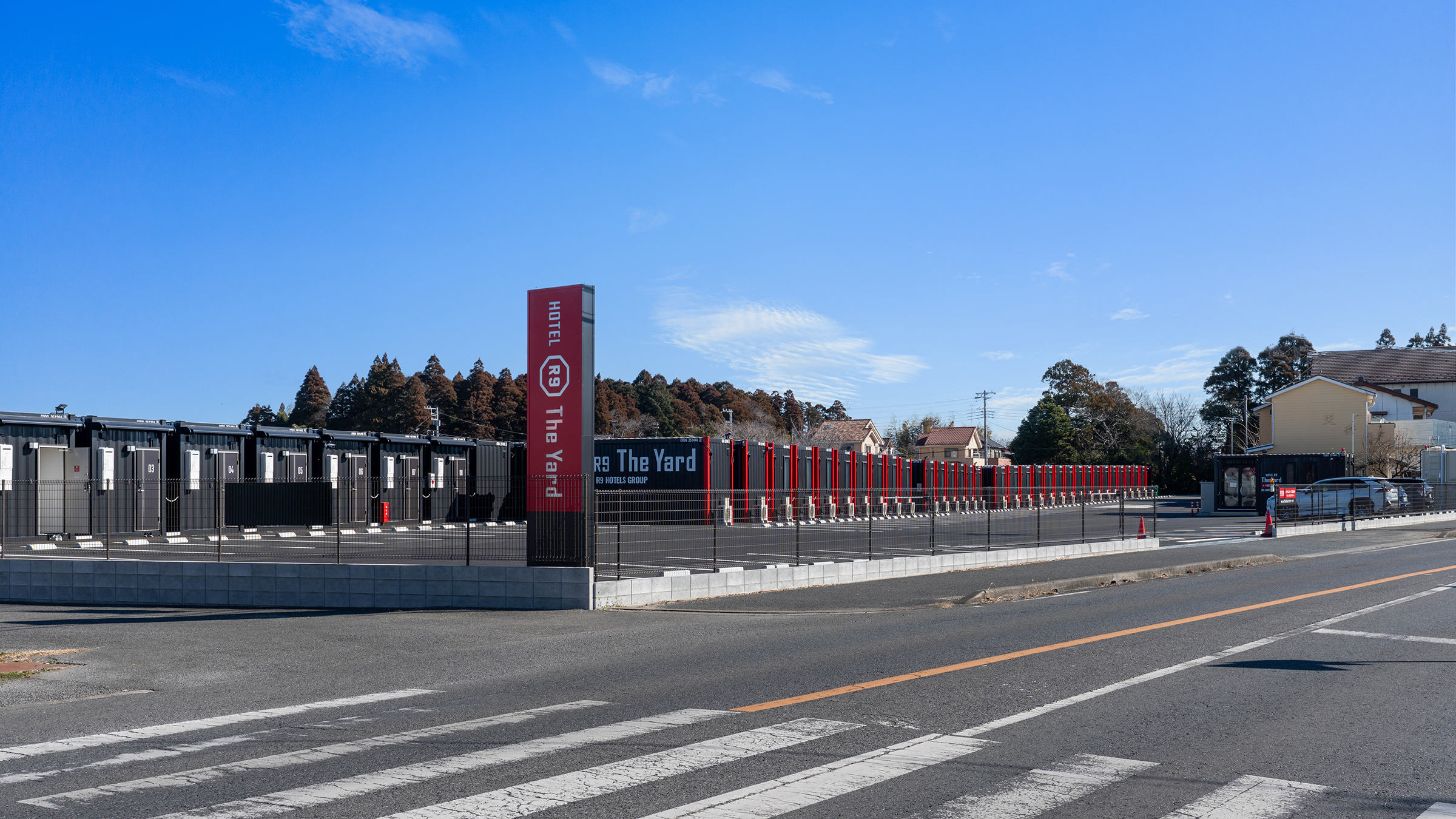 斬新な外観とコンパクトで快適な客室を備えたコンテナホテル　HOTEL R9 The Yard（ホテルアールナイン ザ ヤード）
