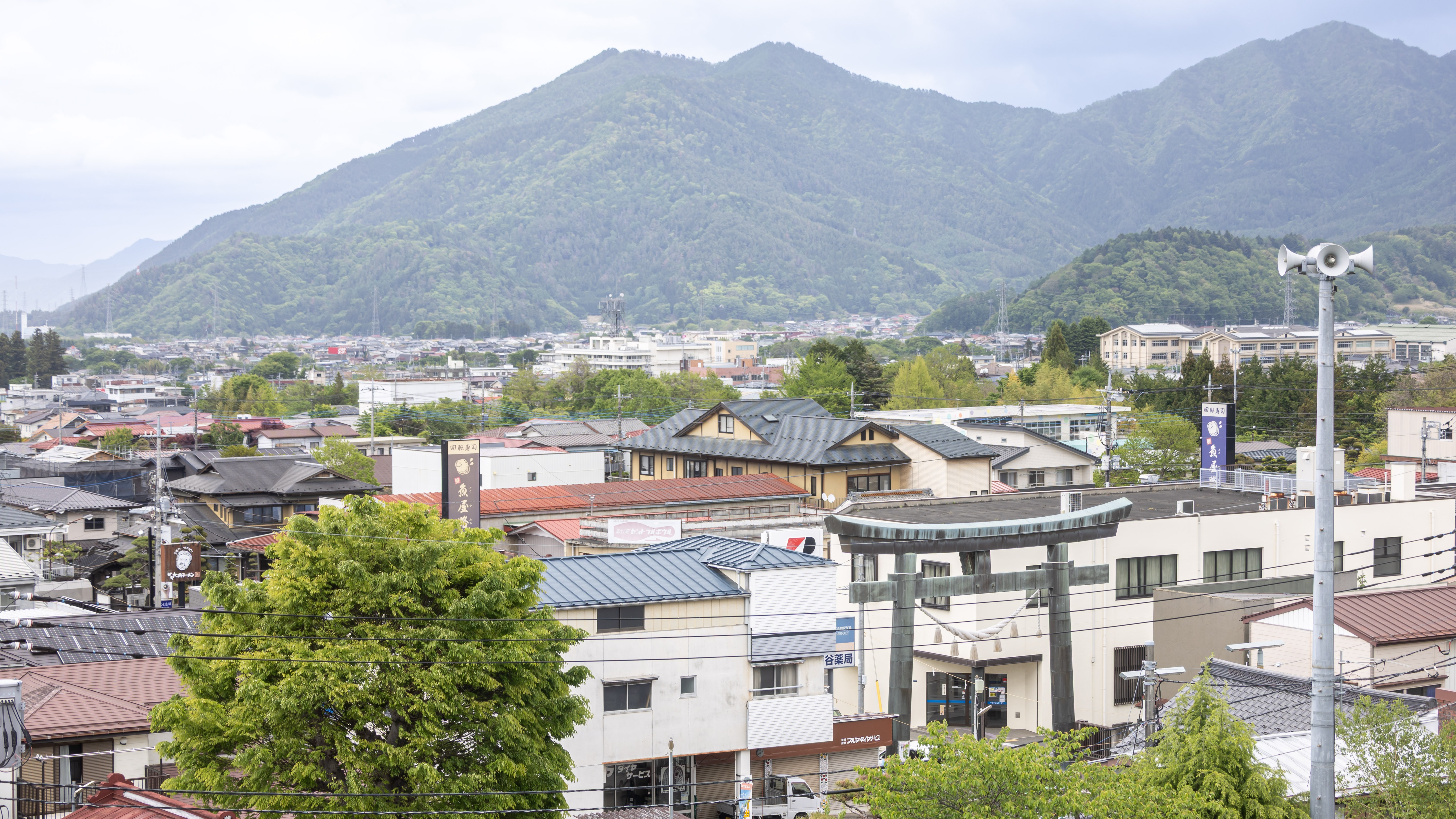 屋上テラスから見た「金鳥居」