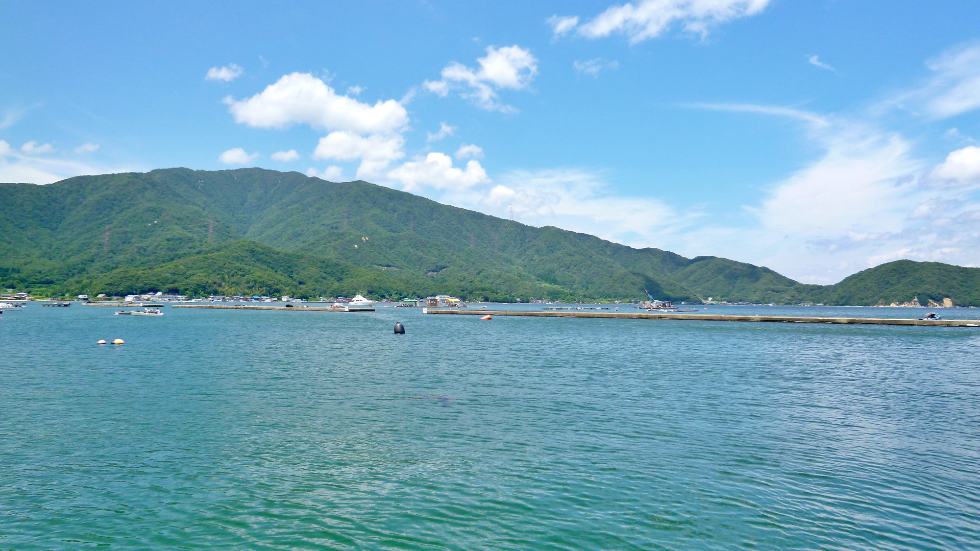 【名子堤防】沖合100メートルにあるコンクリート製一文字堤防 