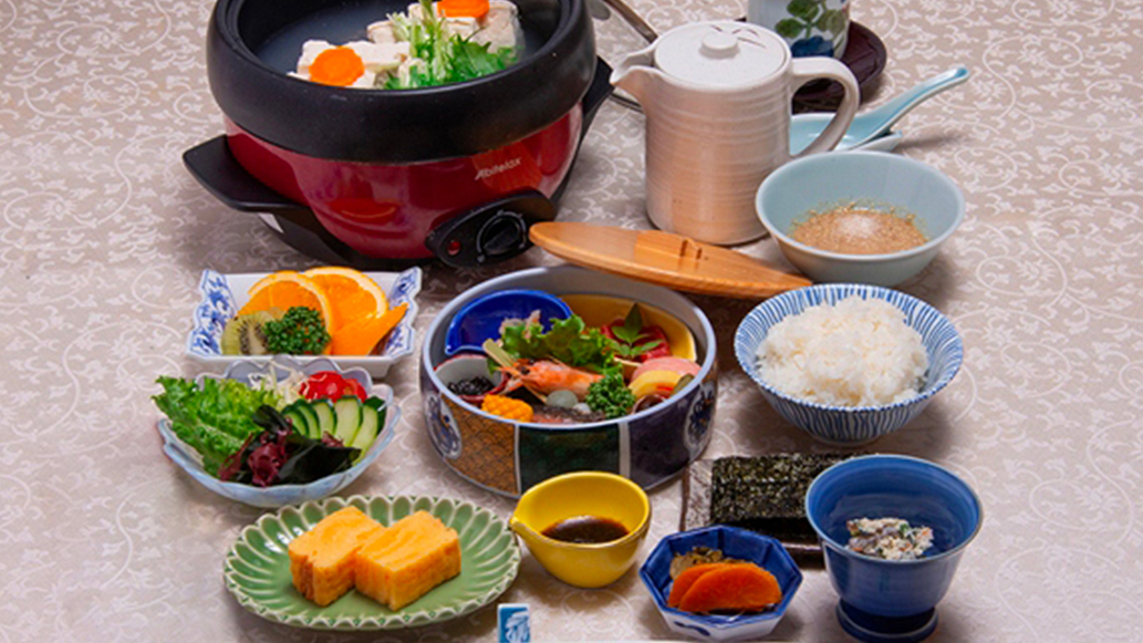 絵の中に泊まる宿〜大正十一年築・総襖絵の平屋邸〜【朝食付プラン】