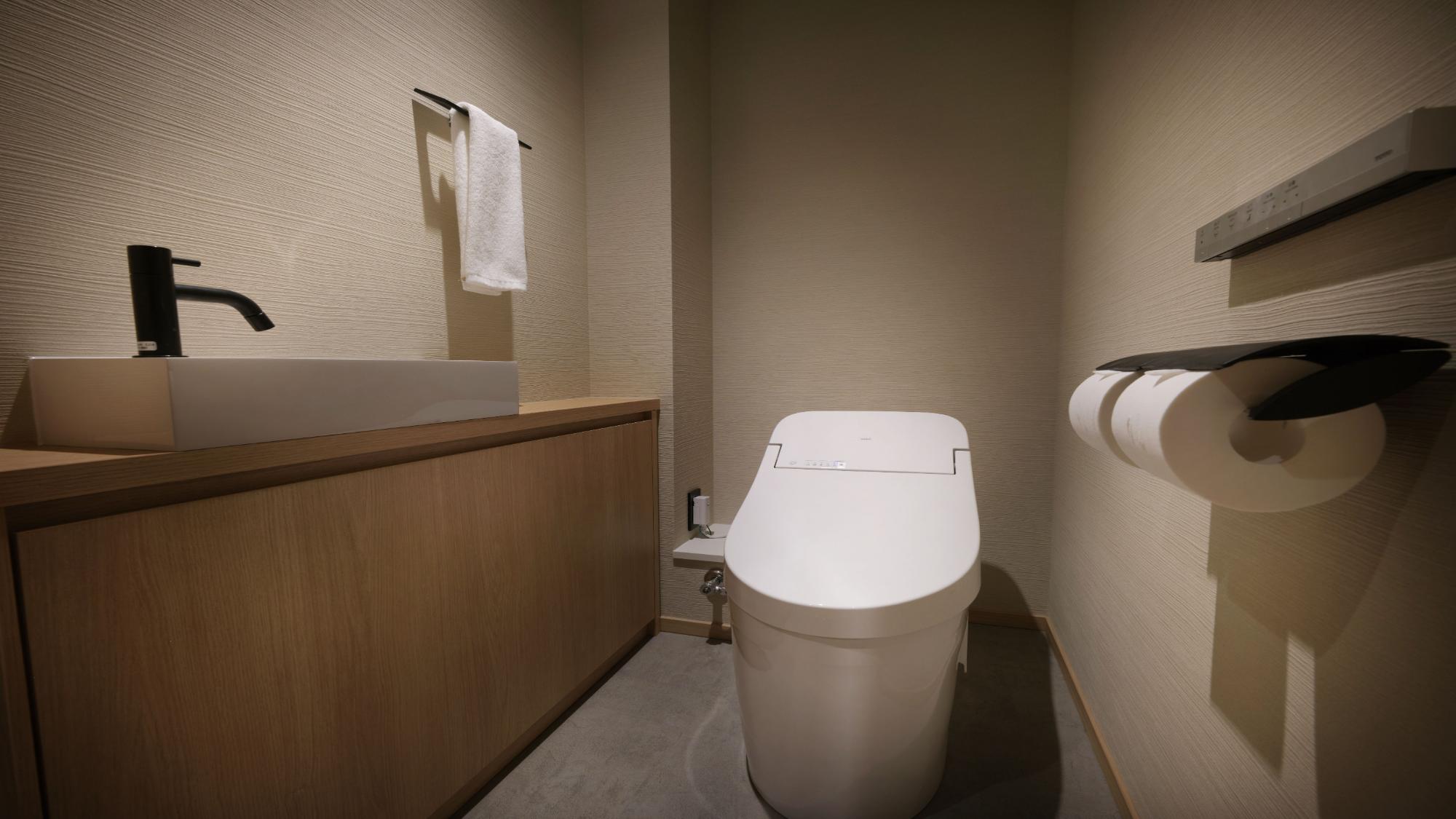 TSUKI（月 - Moon）和モダン