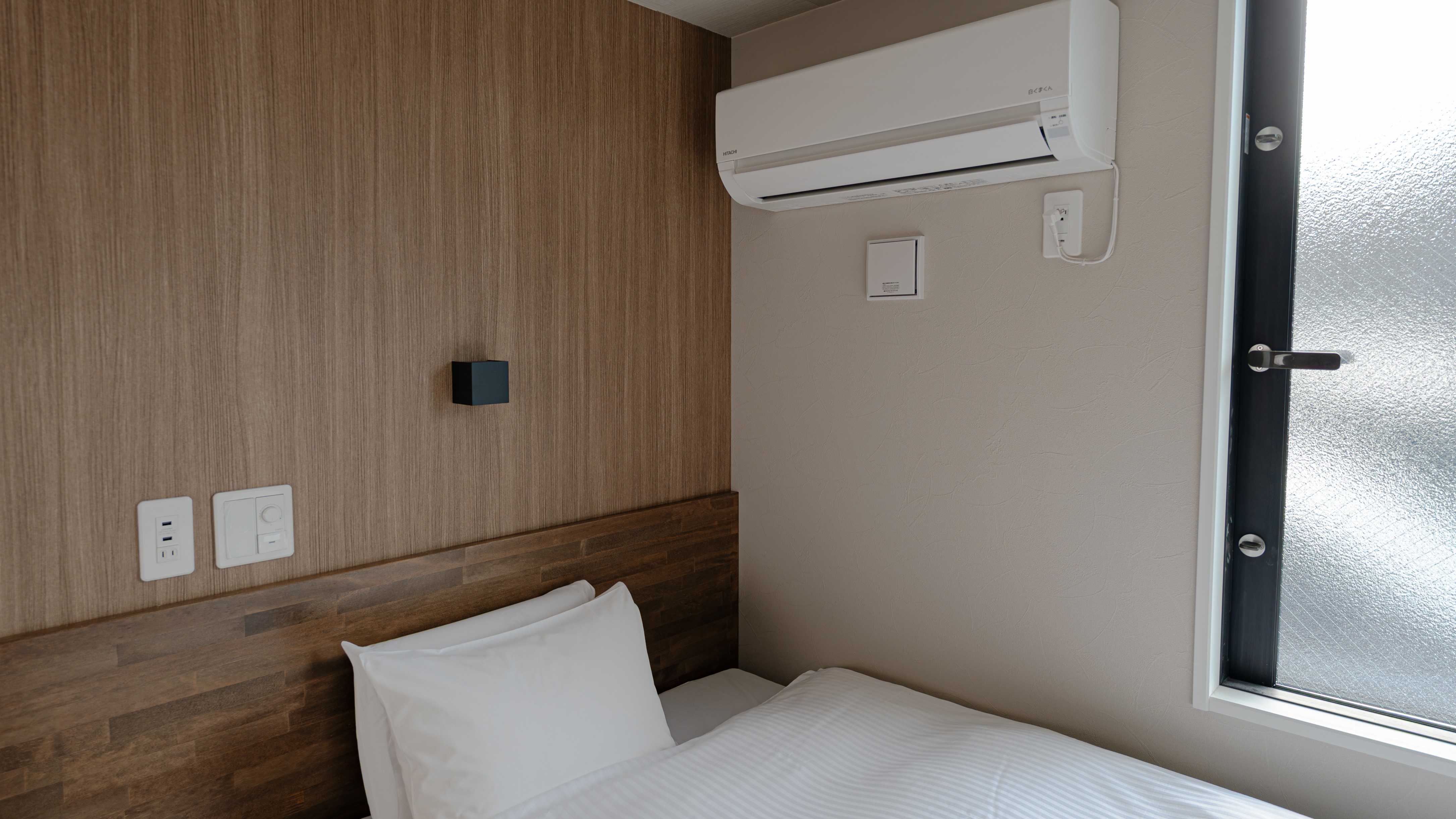 ダブル／約13㎡のコンパクトながら機能的な客室。（客室一例）